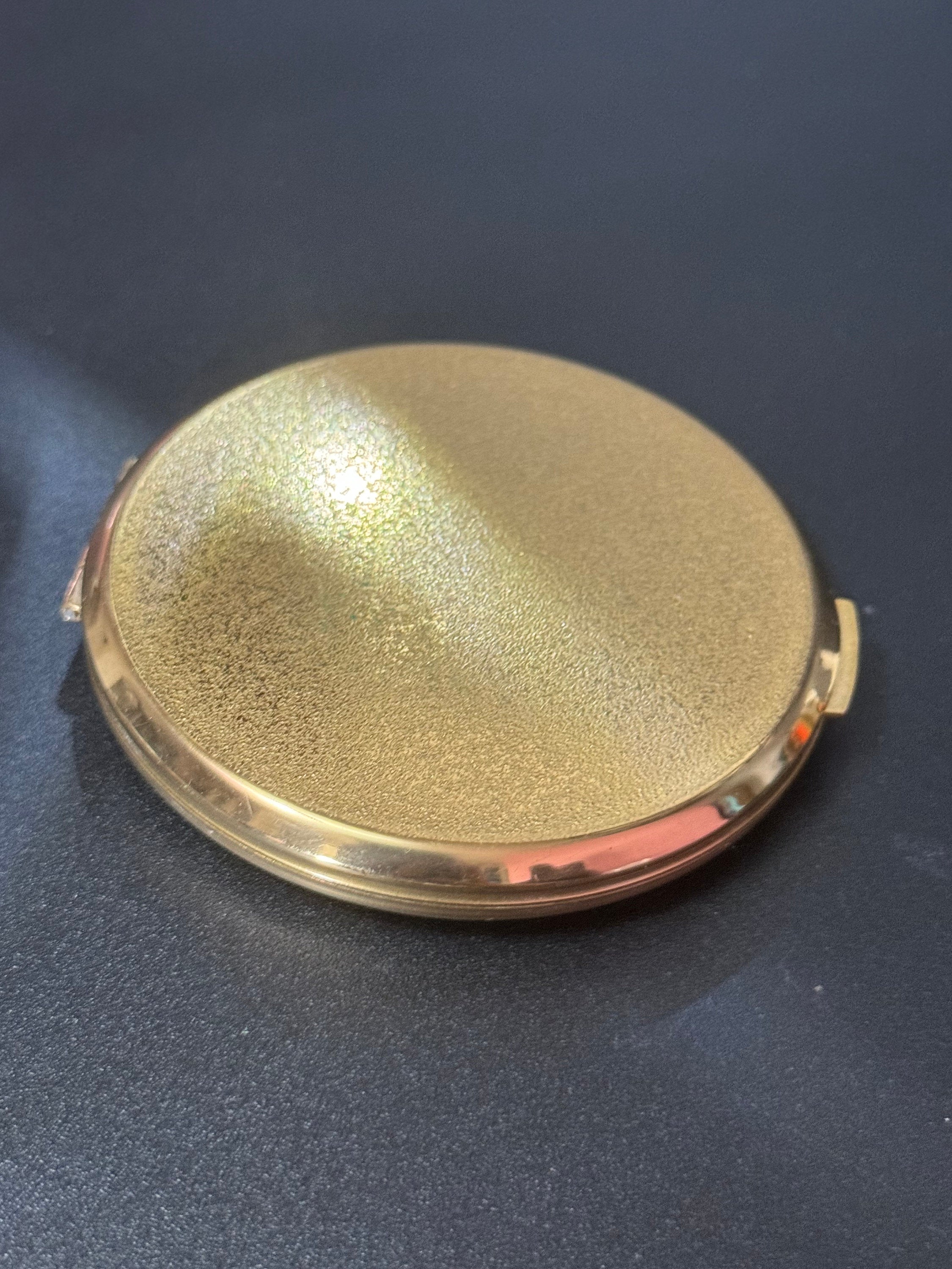 Etched flowers leaves plain floral Stratton powder compact gold tone
