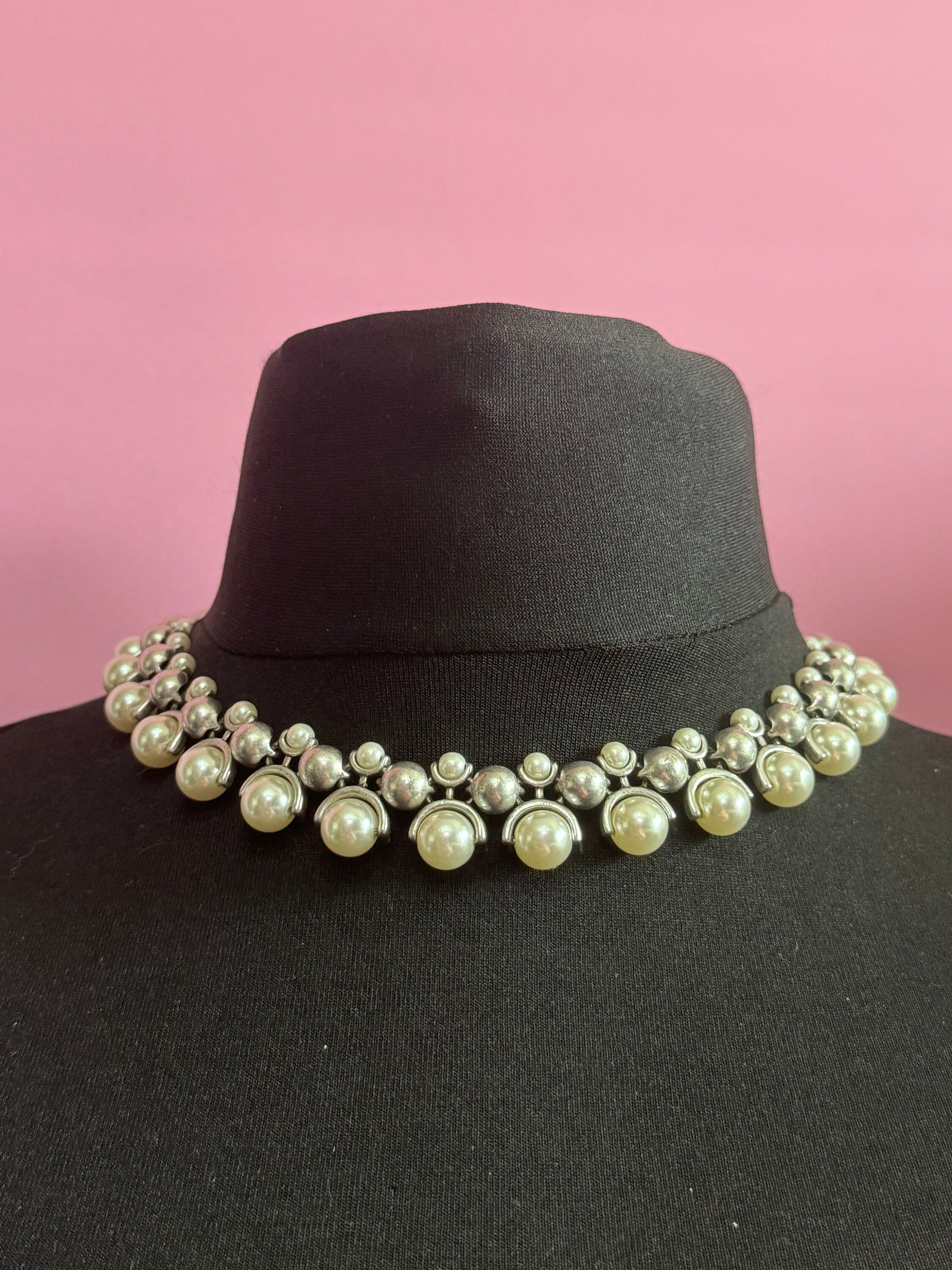 Retro Faux Pearl Choker: Silver Tone Beaded Collar Necklace