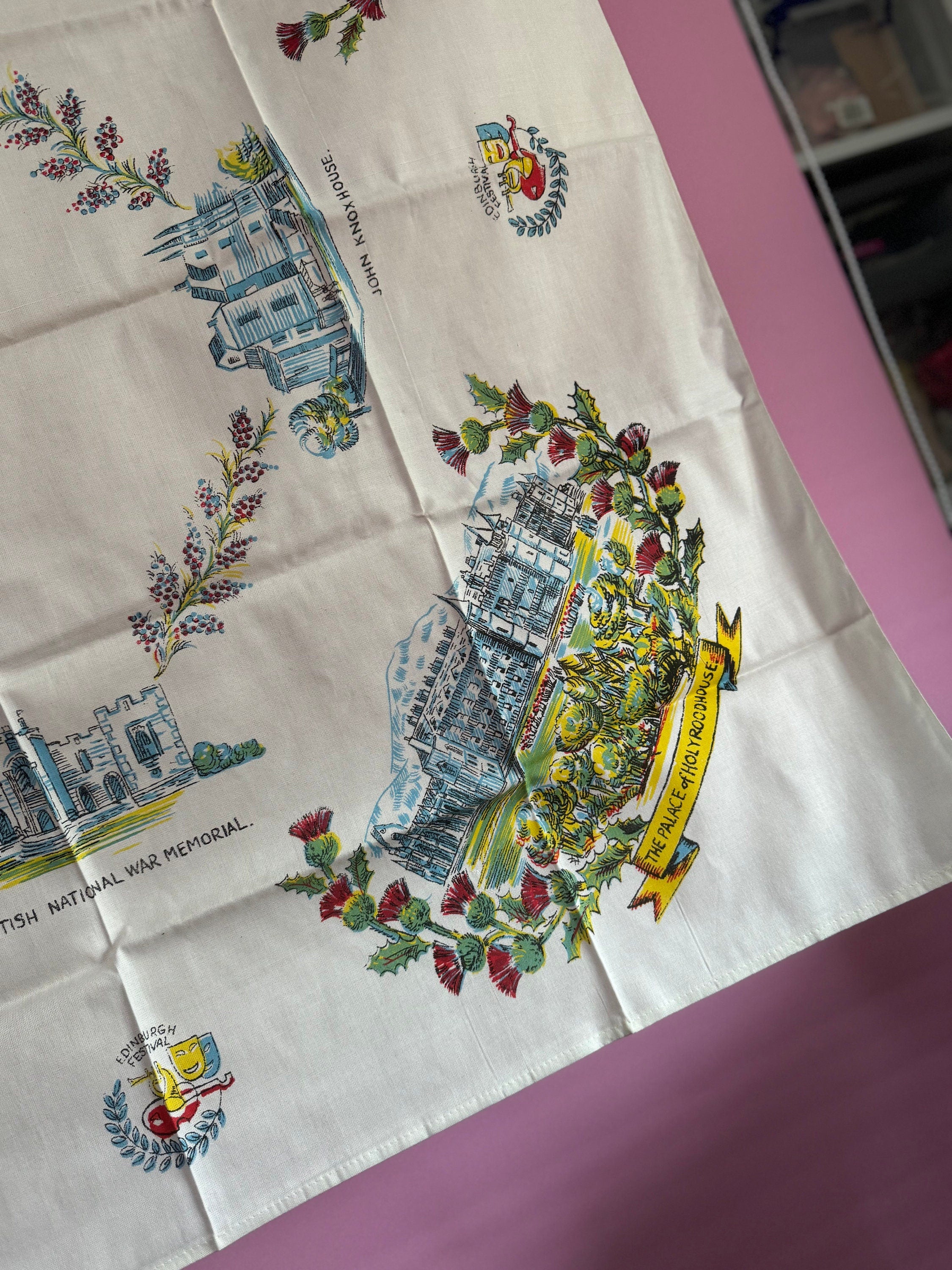 36” Vintage printed souvenir tablecloth EDINBURGH SCOTLAND landmarks Scottish city