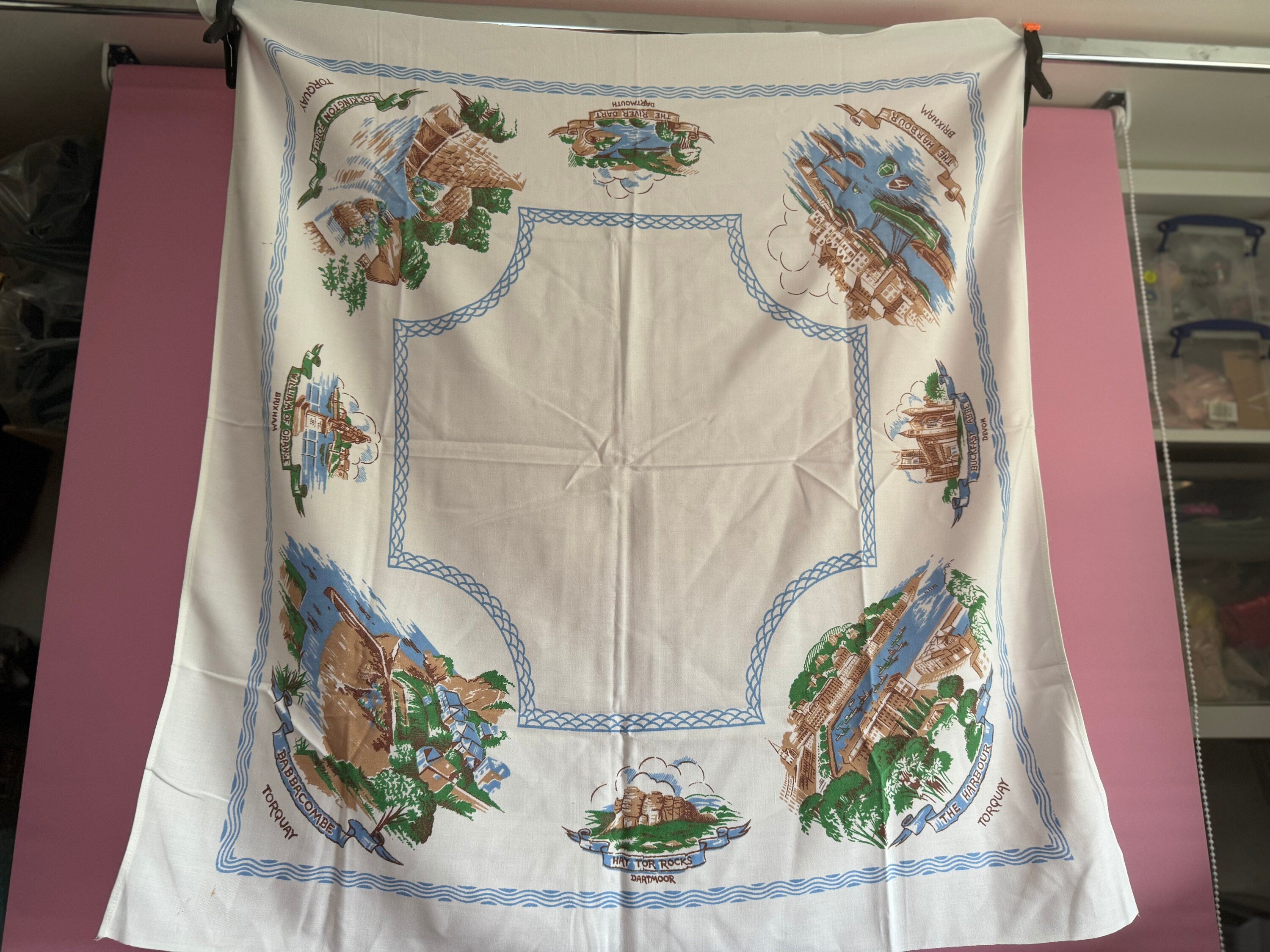 33” DEVON Vintage printed souvenir tablecloth towns landmarks