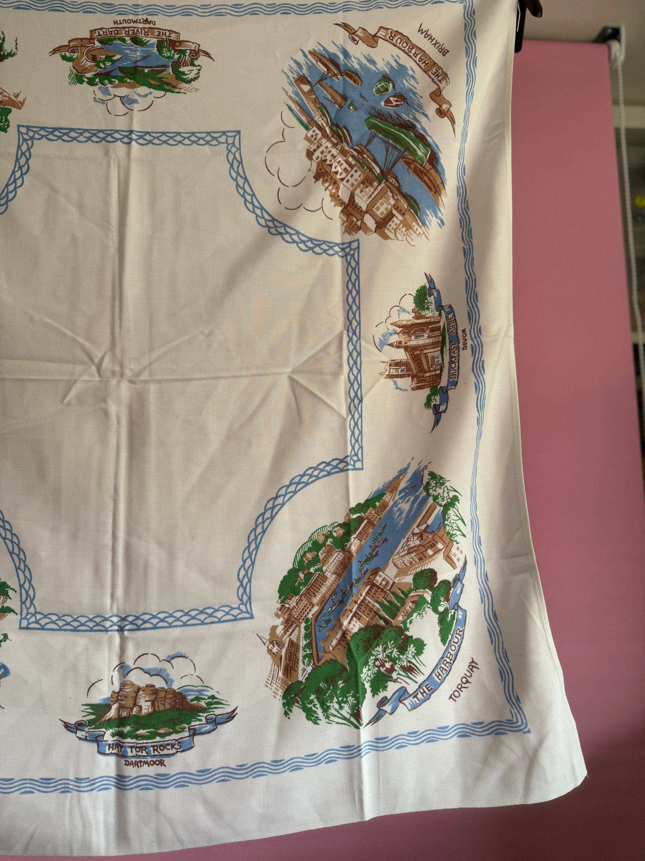 33” DEVON Vintage printed souvenir tablecloth towns landmarks
