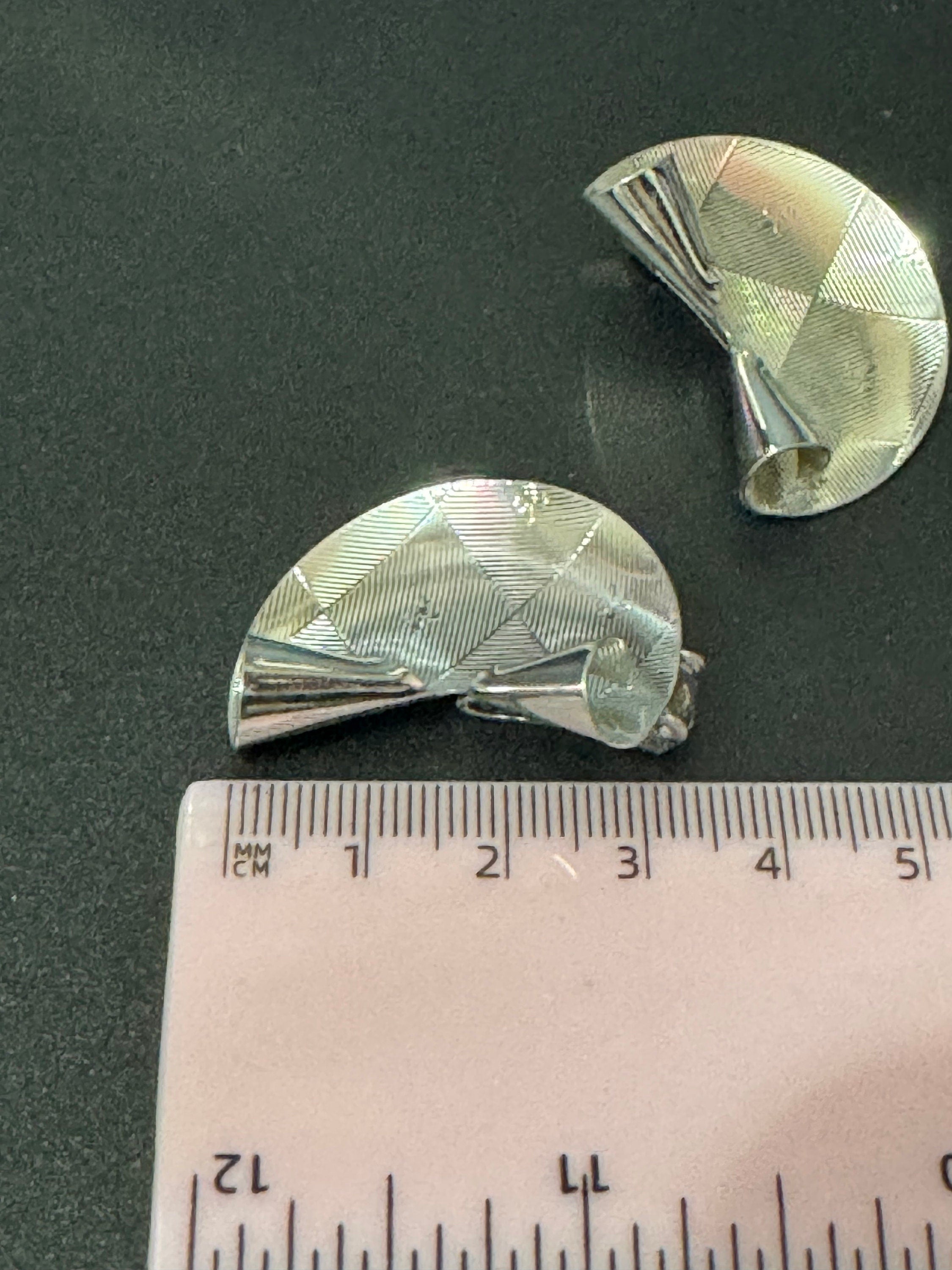 signed KIGU of London 3.5cm wide fan earrings rhodium plated 1950s-1960s unused