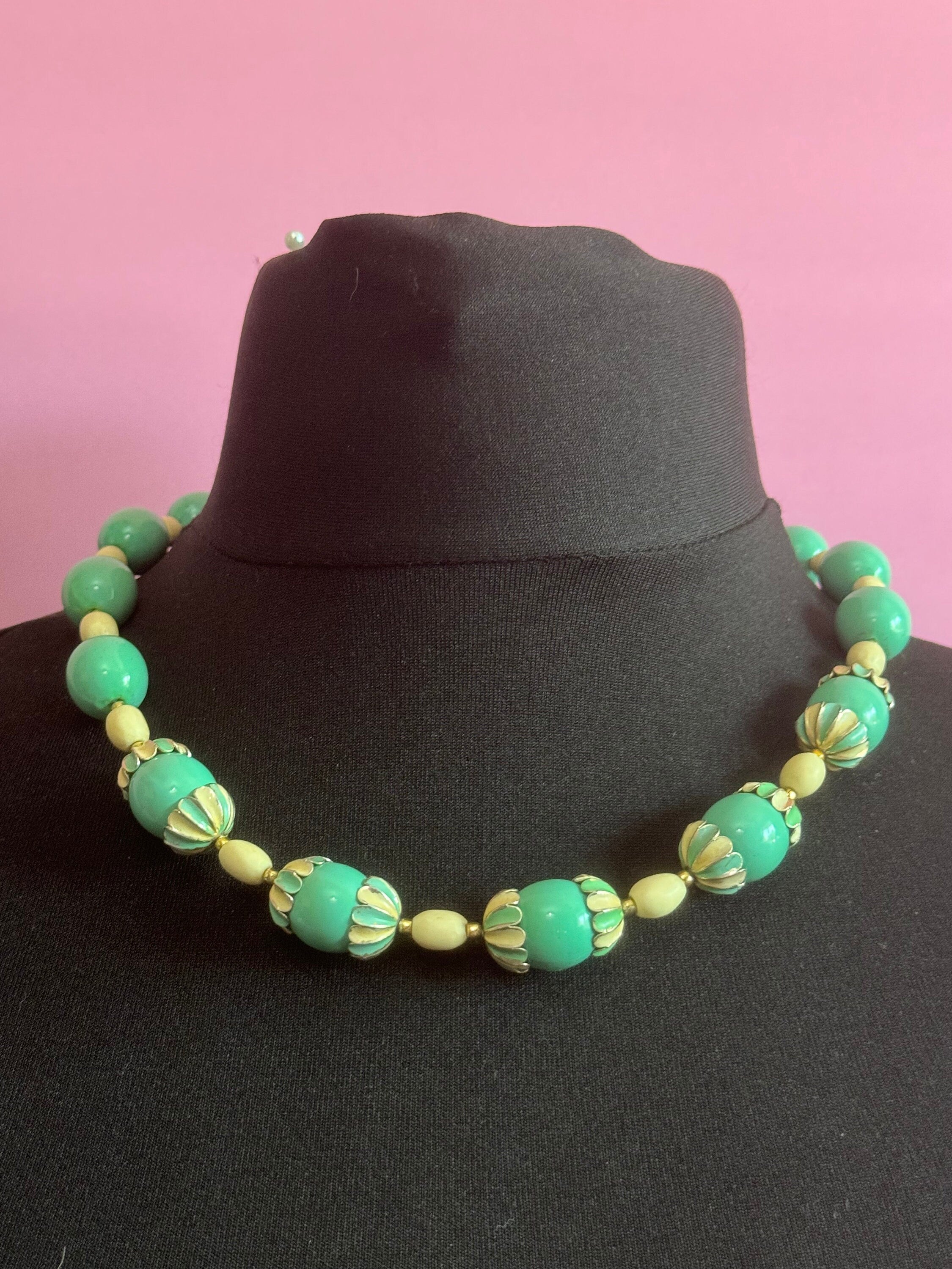 Vintage mid century panel link with leaves gold tone cuff bracelet with emerald green diamanté paste 20cm x 22mm