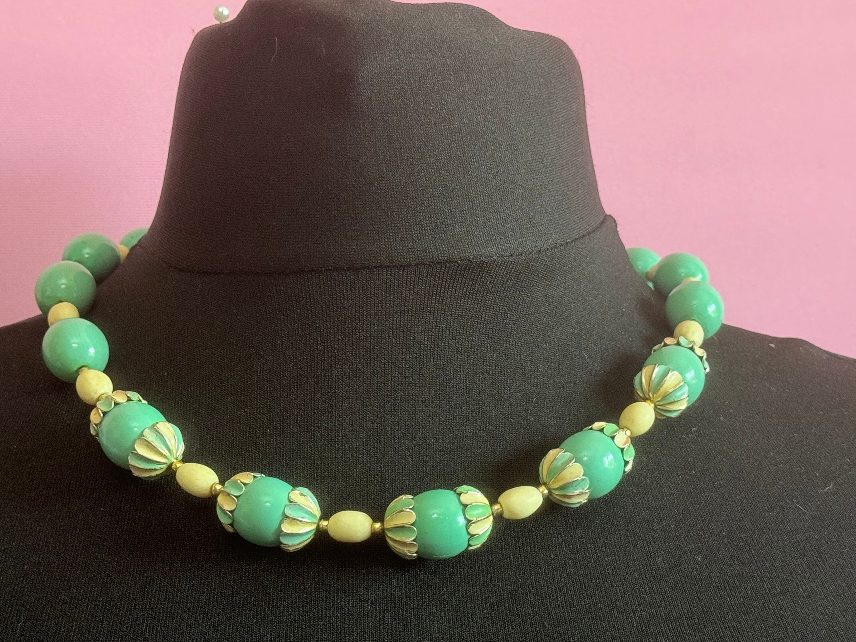 Vintage mid century panel link with leaves gold tone cuff bracelet with emerald green diamanté paste 20cm x 22mm