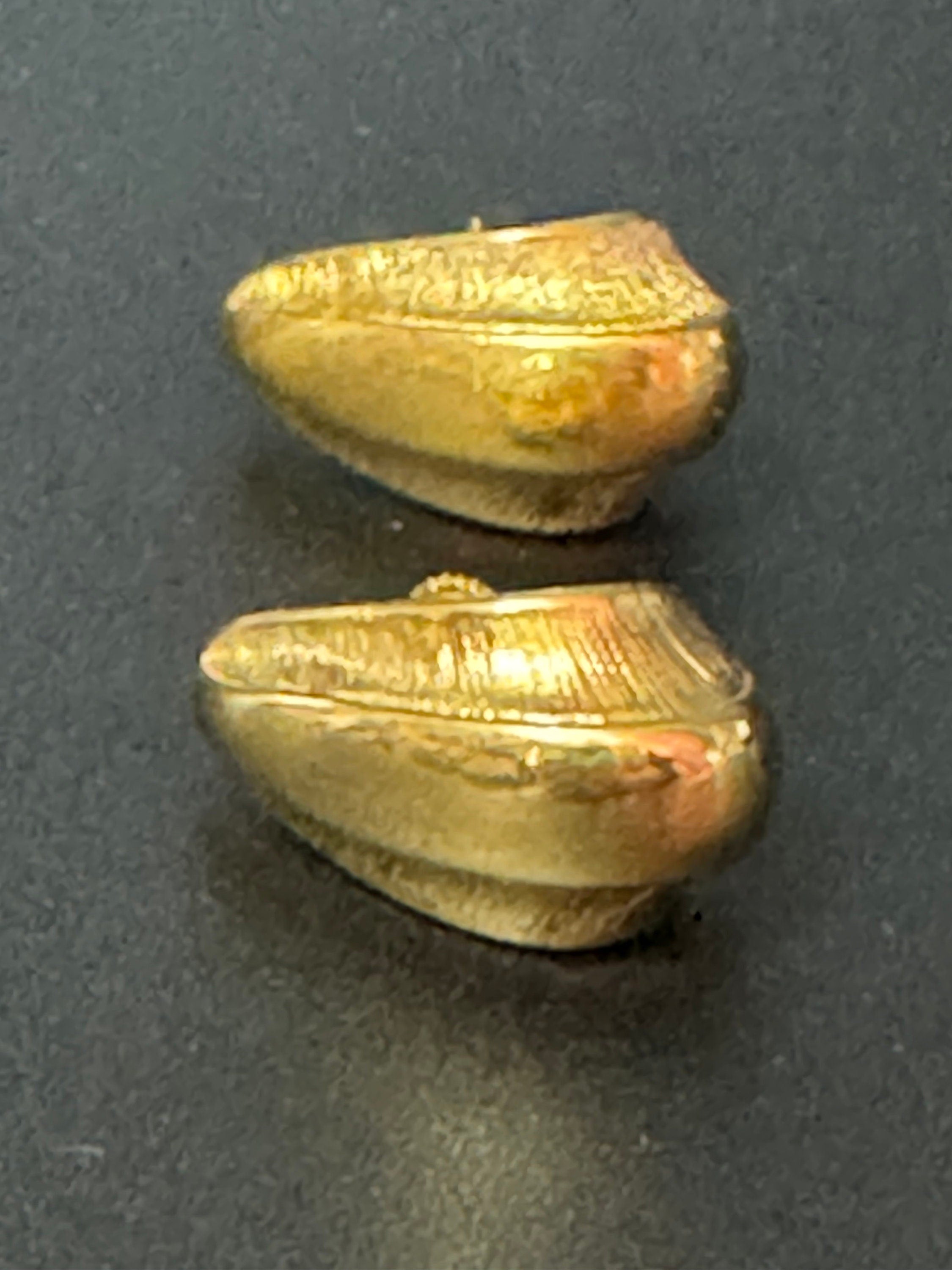 Signed NAPIER Vintage gold tone statement designer clip on earrings