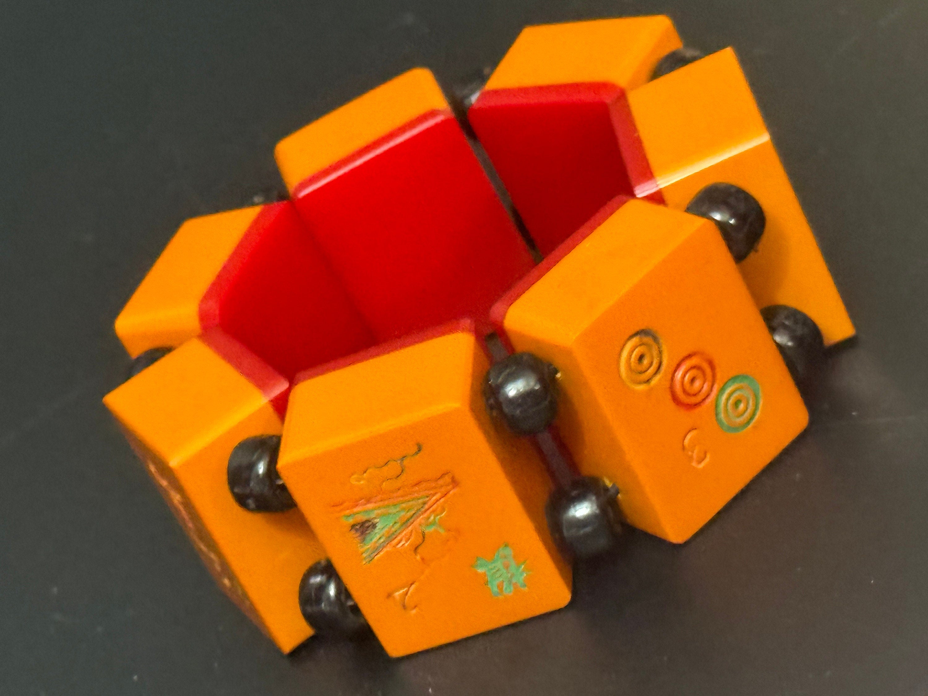 Art deco red and yellow Bakelite vintage beaded mahjong bracelet