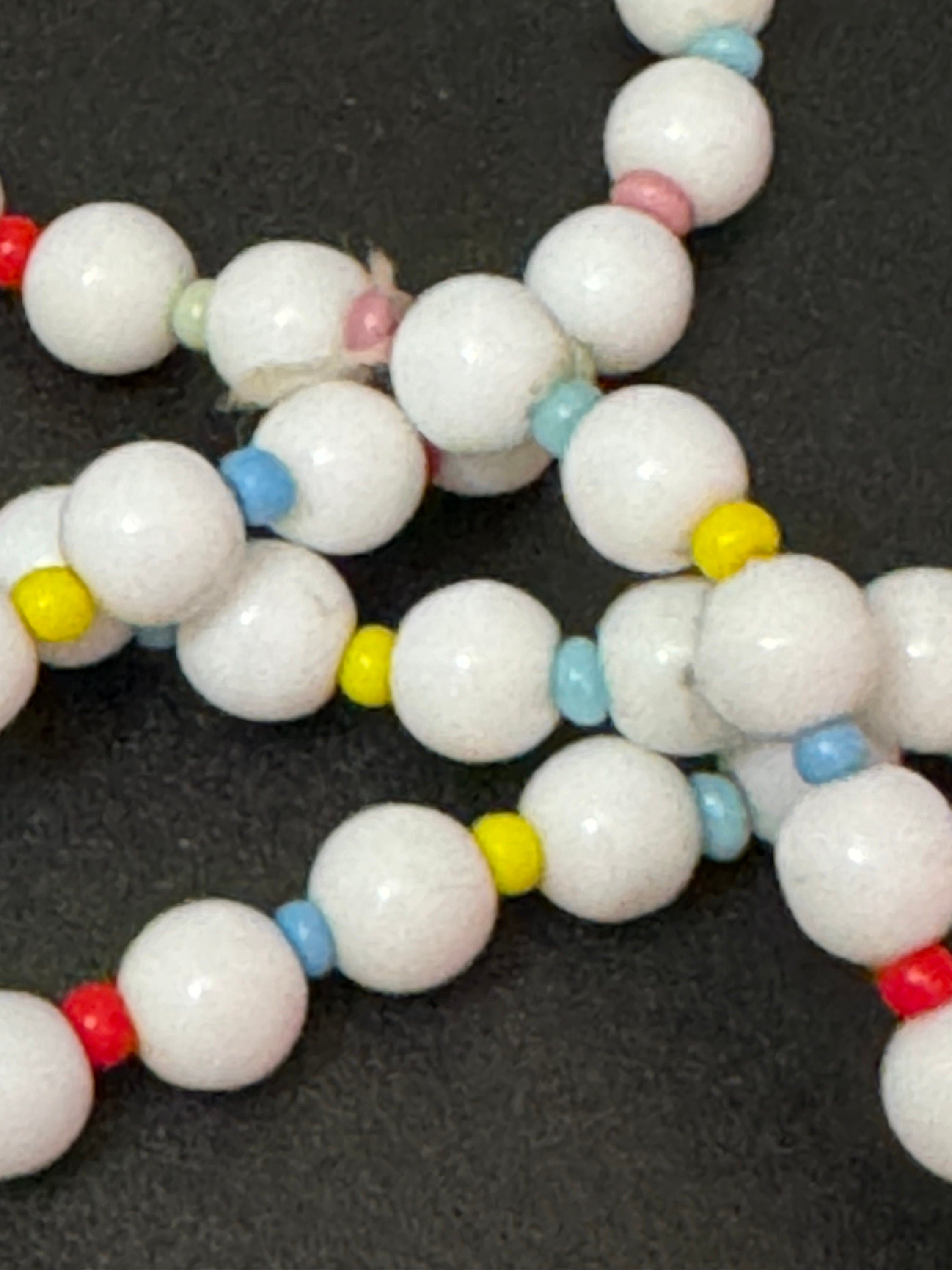 Vintage 125cm flapper length long White milk glass round beaded layering necklace with coloured seed beads red yellow pink blue