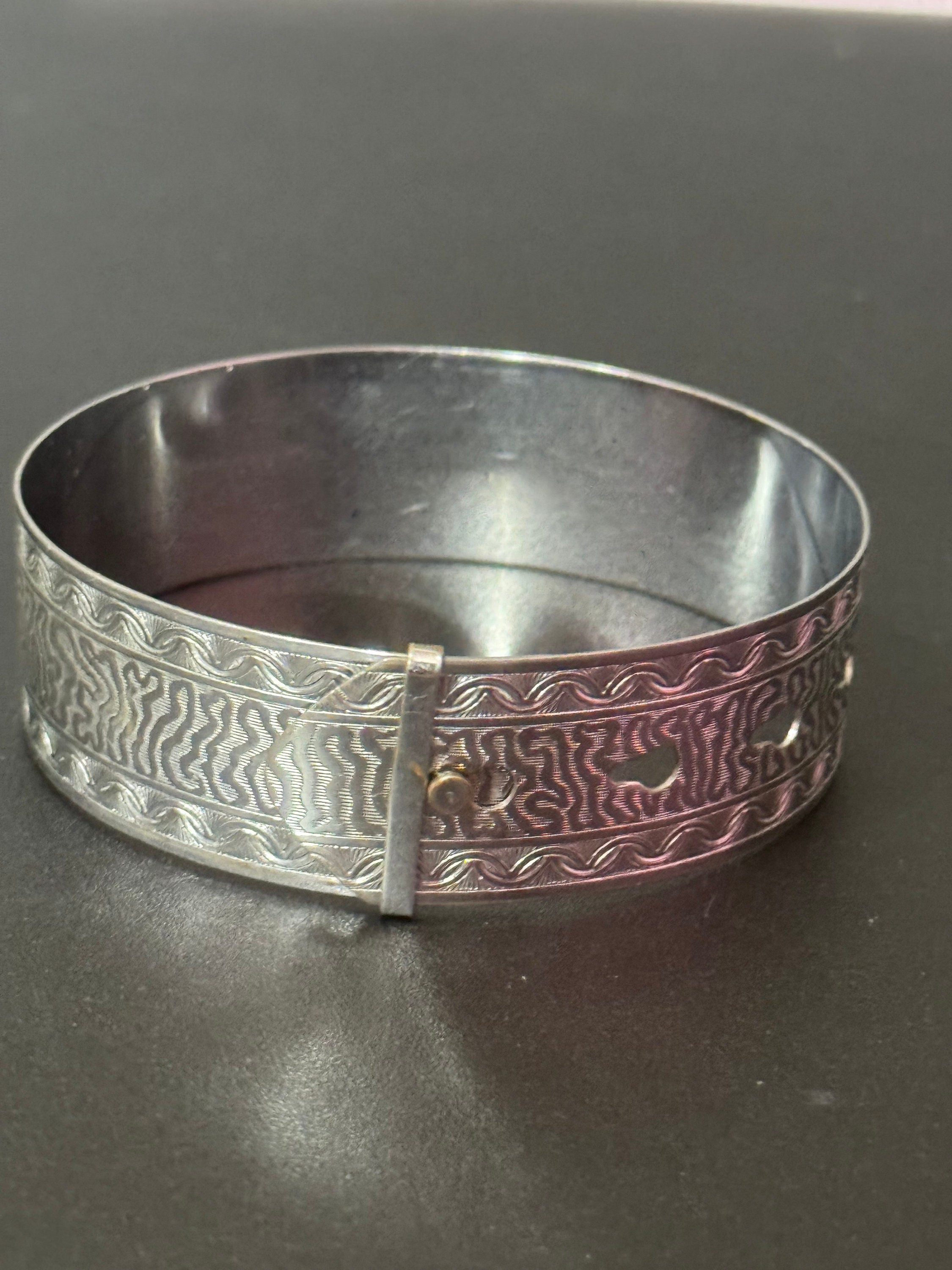 Art Deco Belt Buckle Bangle: Vintage Silver Tone Bracelet