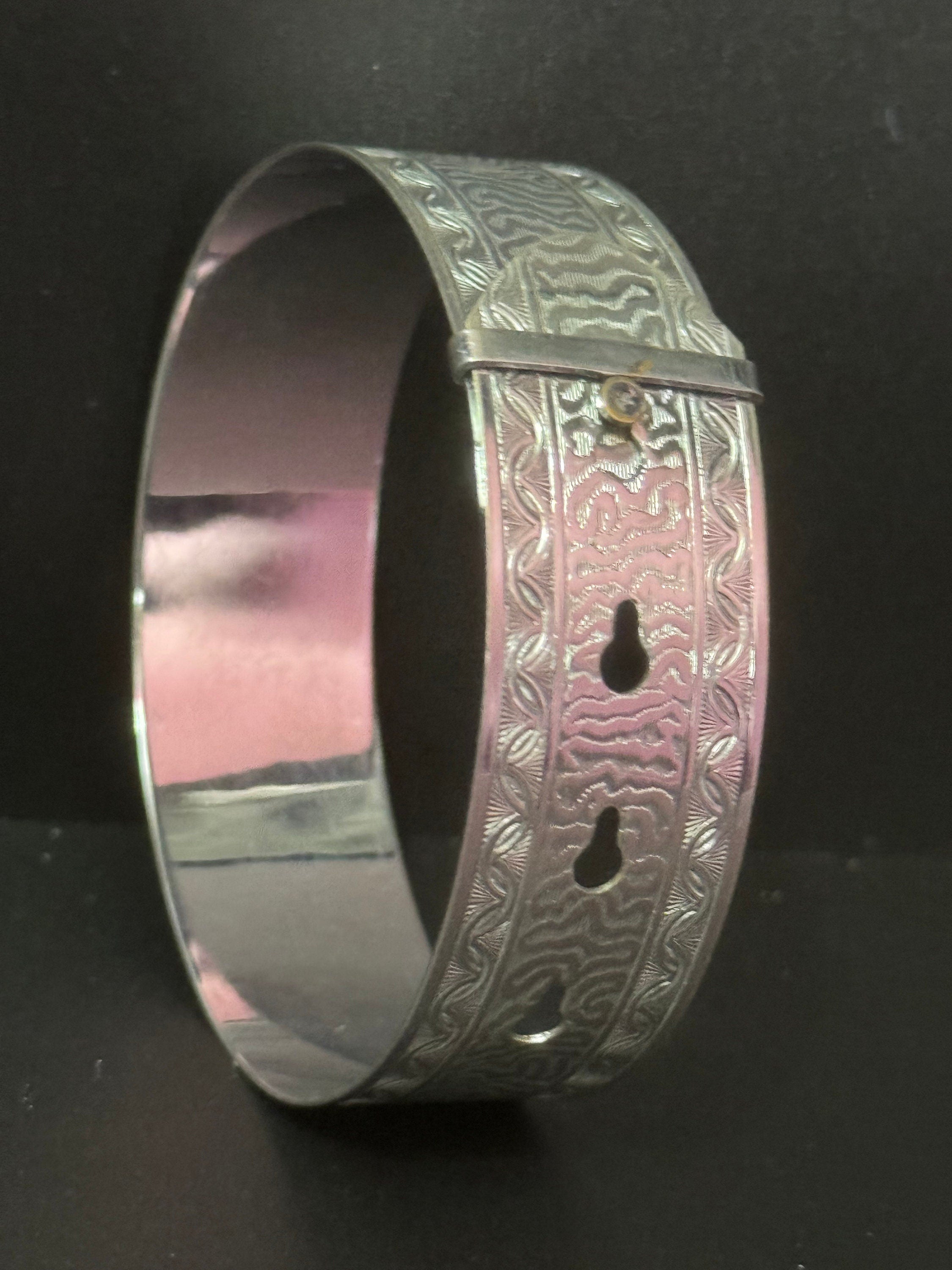Art Deco Belt Buckle Bangle: Vintage Silver Tone Bracelet