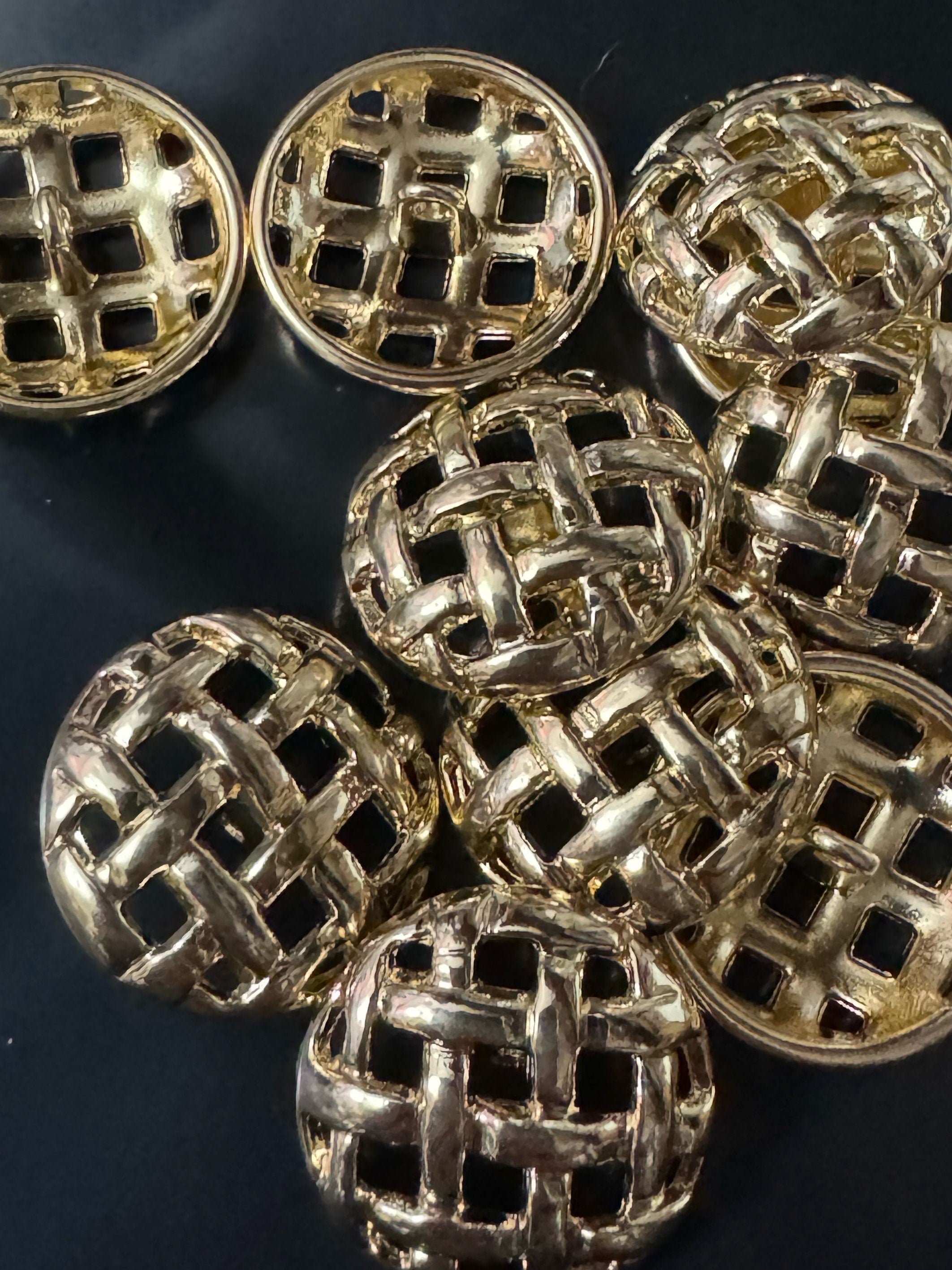 10 x 23mm gold tone round basket weave woven buttons