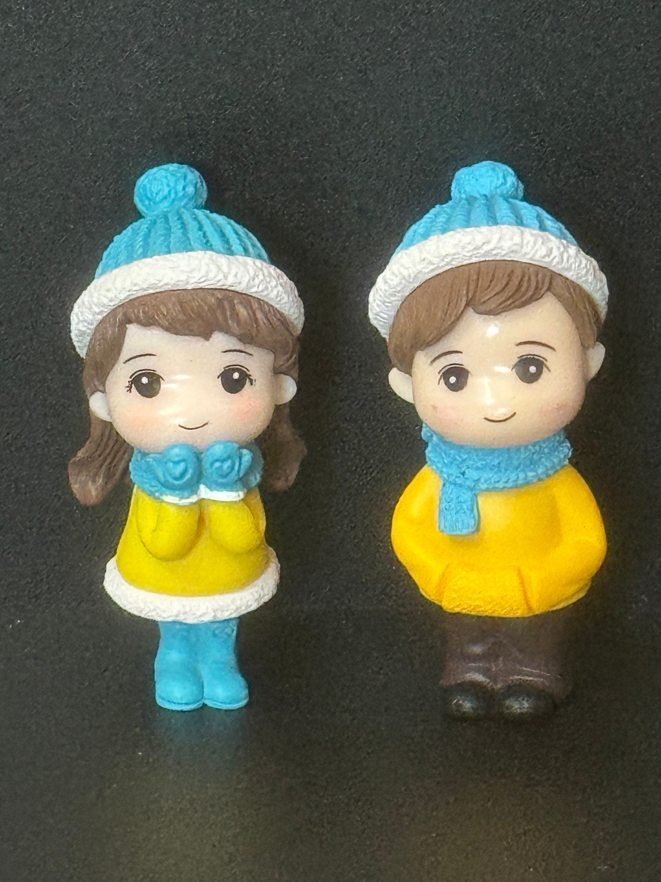 Christmas Girl and Boy Cake Topper: Winter Snow Scene Miniature Decoration