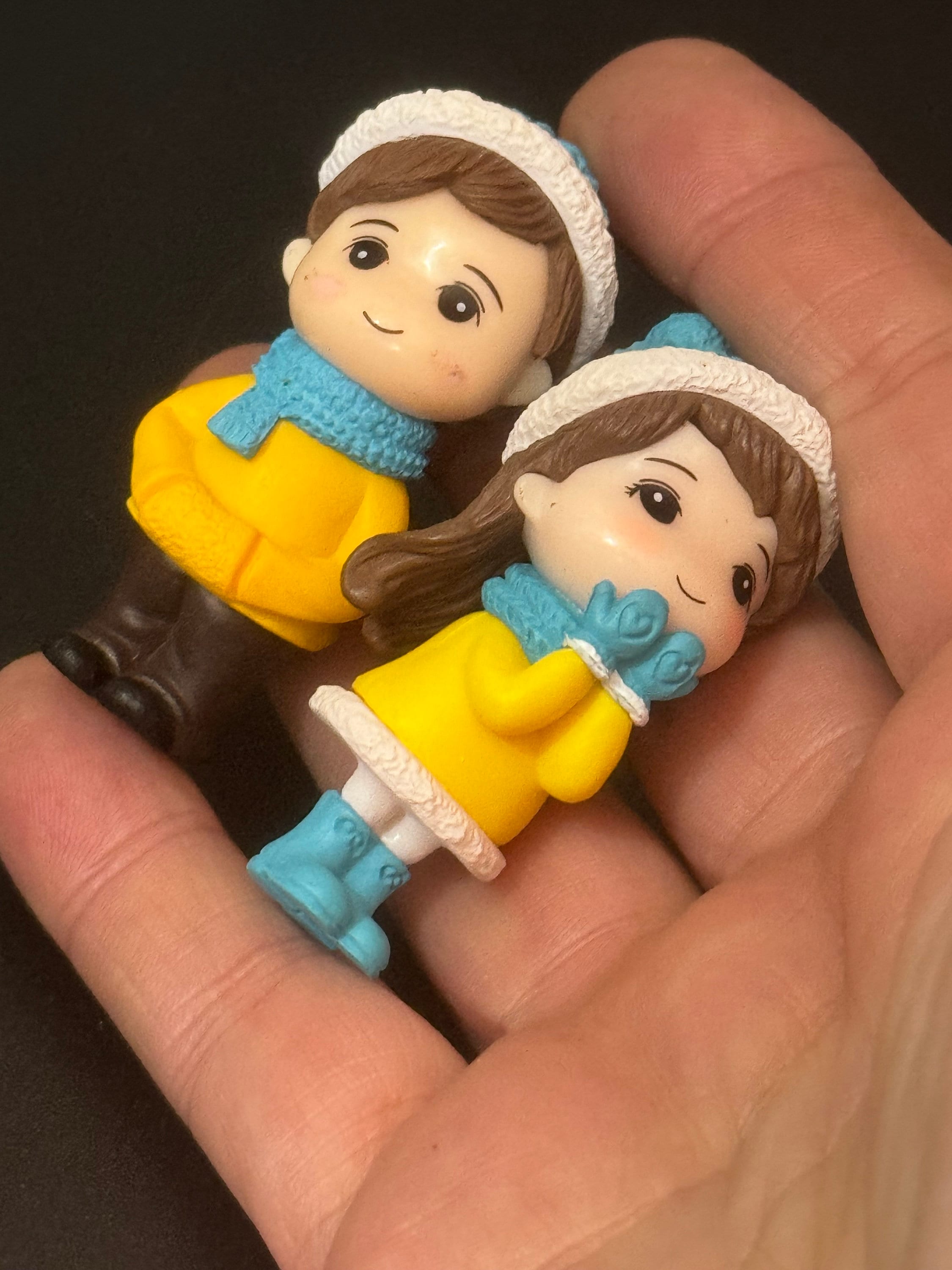 Christmas Girl and Boy Cake Topper: Winter Snow Scene Miniature Decoration