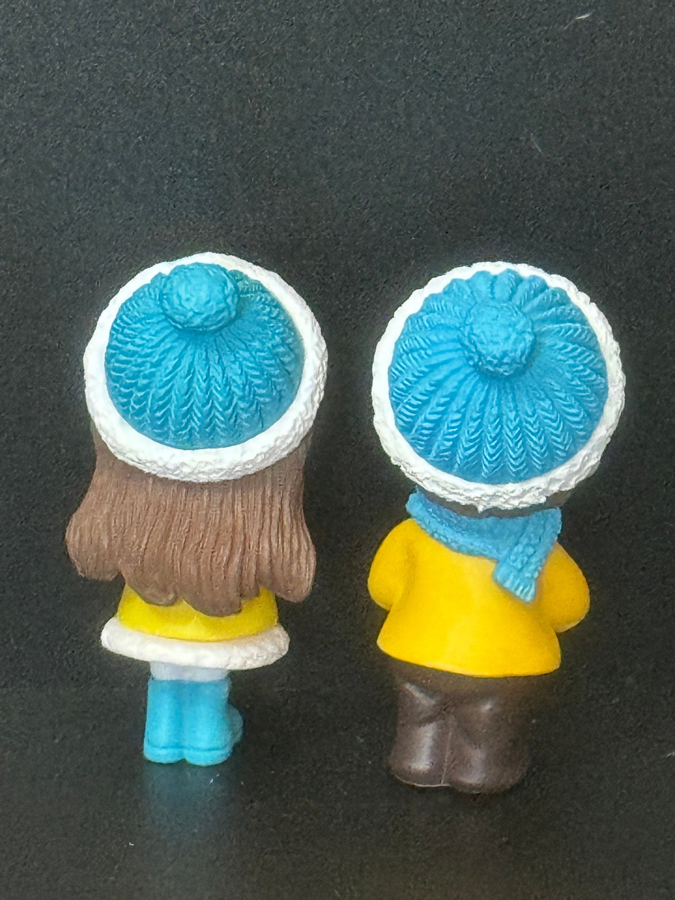 Christmas Girl and Boy Cake Topper: Winter Snow Scene Miniature Decoration