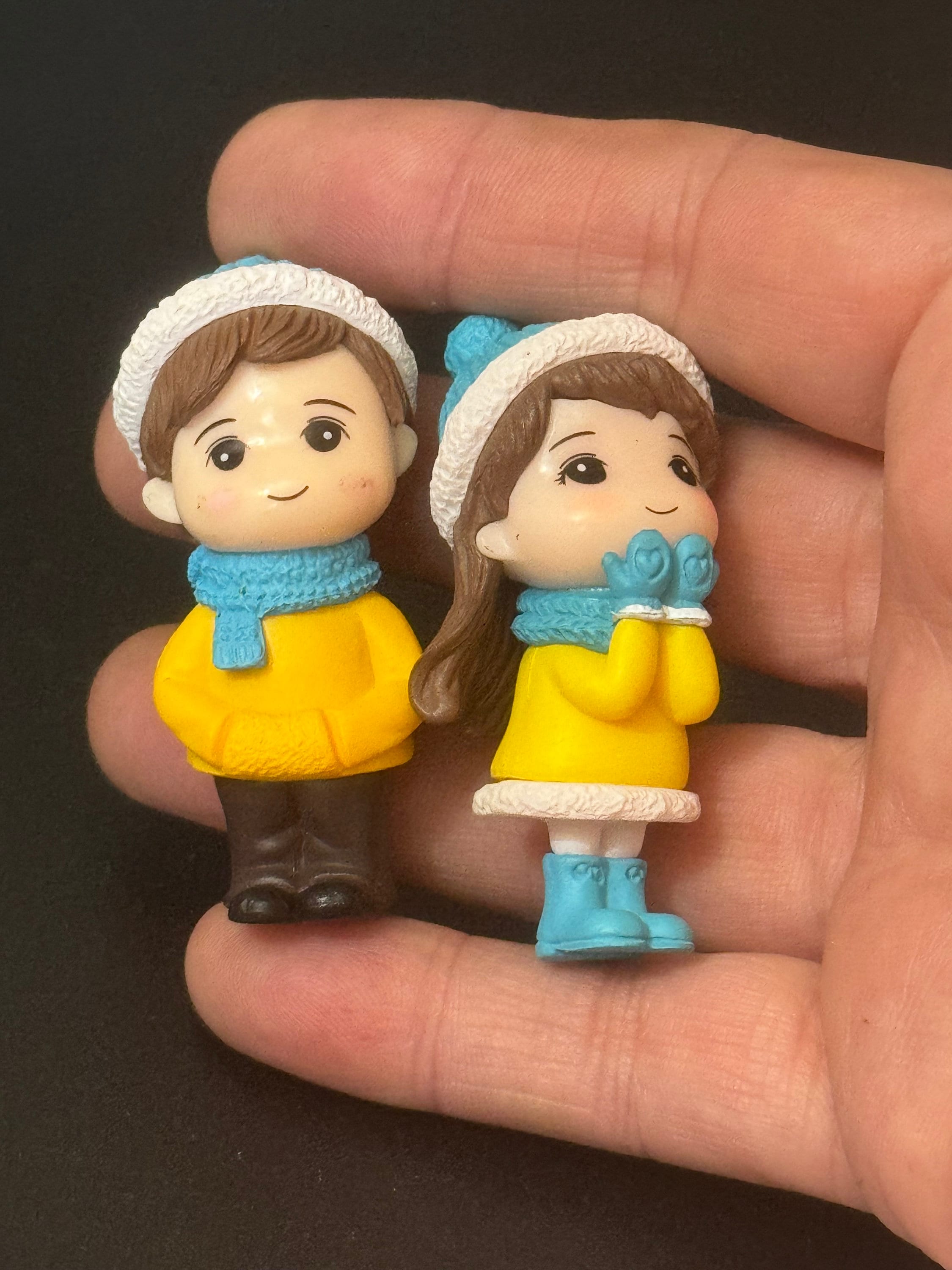 Christmas Girl and Boy Cake Topper: Winter Snow Scene Miniature Decoration