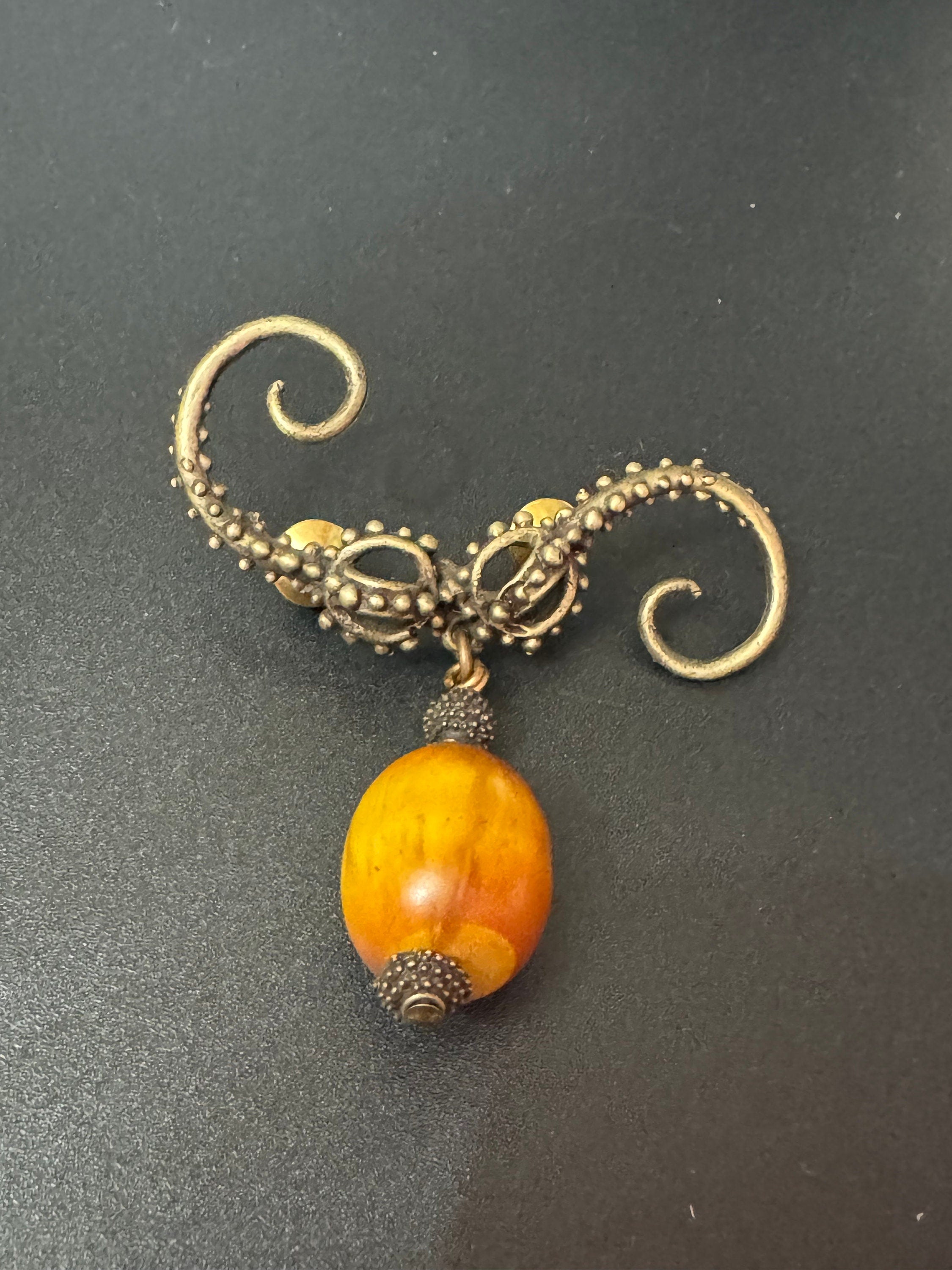 Signed Peggy Yunque Nyc designer Bakelite dangle Brooch oversized 8cm