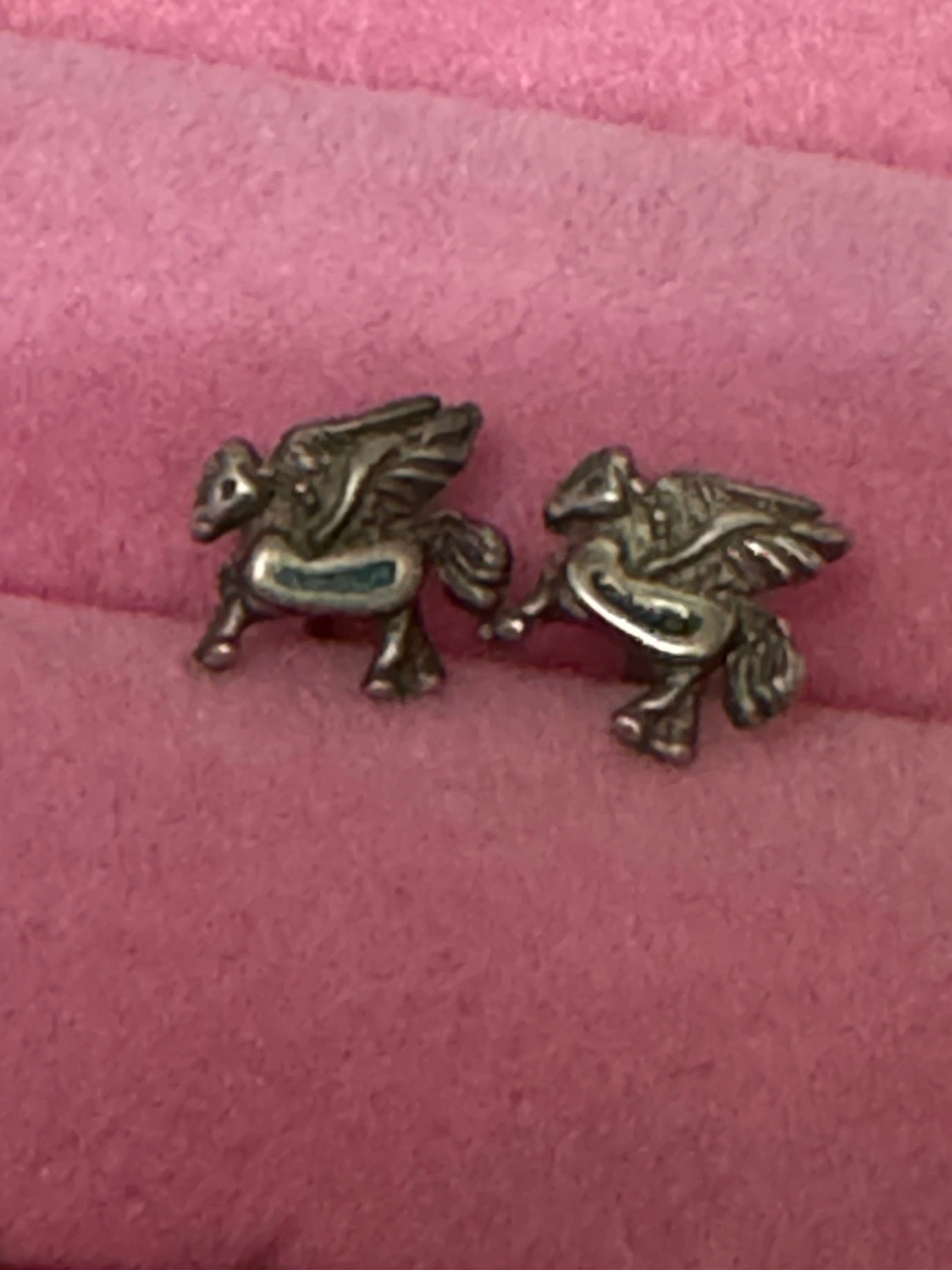 south American Navajo retro 925 Sterling silver small winged Pegasus horse stud earrings pierced with turquoise