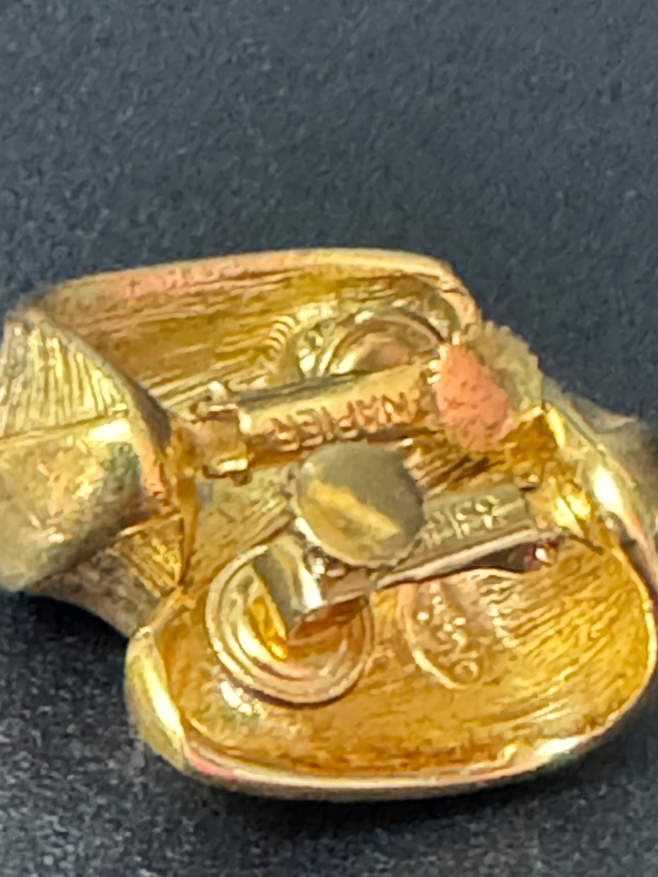 Signed NAPIER Vintage gold tone statement designer clip on earrings