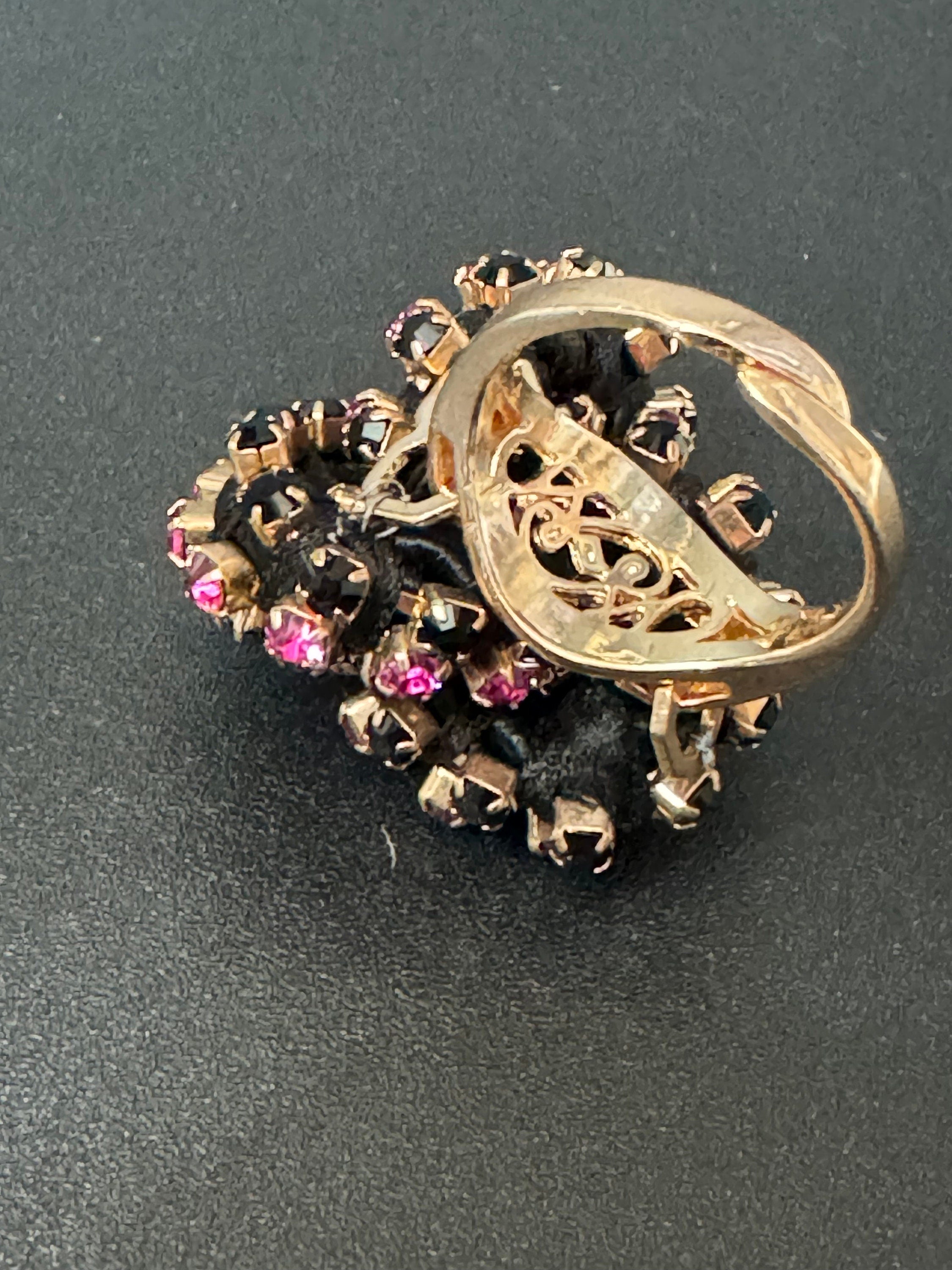 Retro pink and black Swarovski Crystal gold tone oversized knot cocktail ring adjustable designer