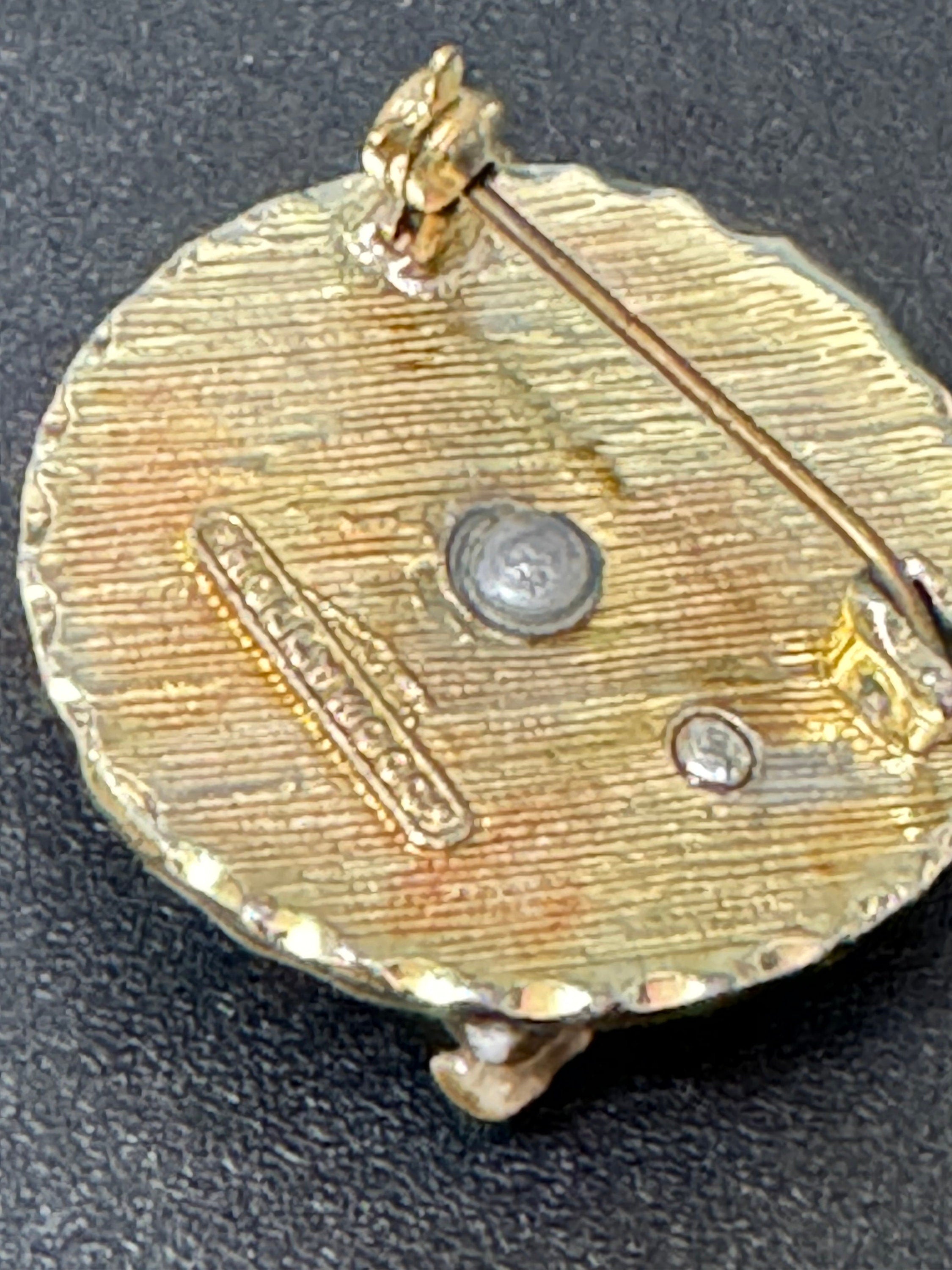 Signed HOLLYWOOD round gold tone brown enamel dog brooch