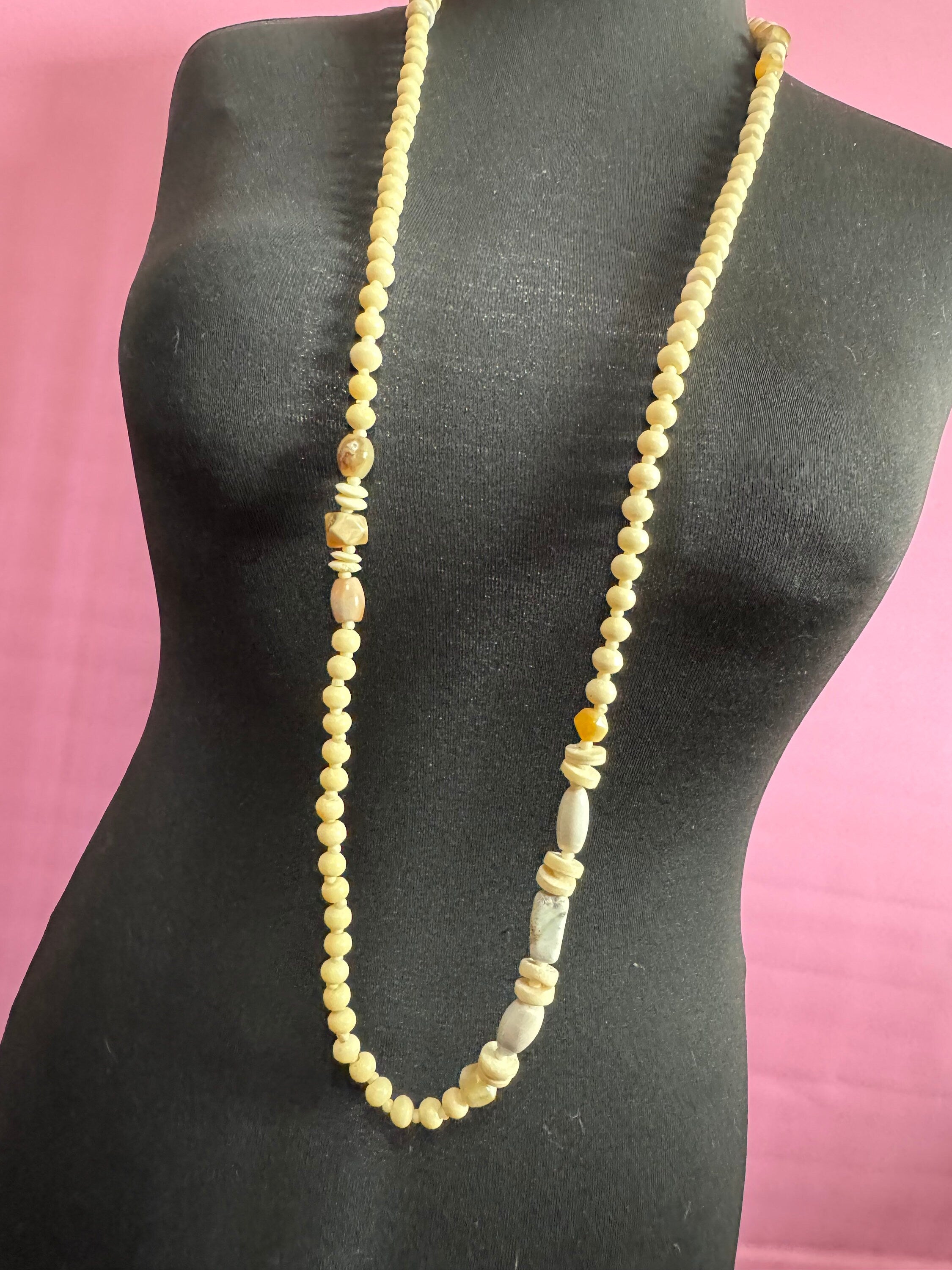 Vintage glass bead cream beige neutral off white long gemstone stone beaded necklace flapper long necklace 1970s 1980s 120cm