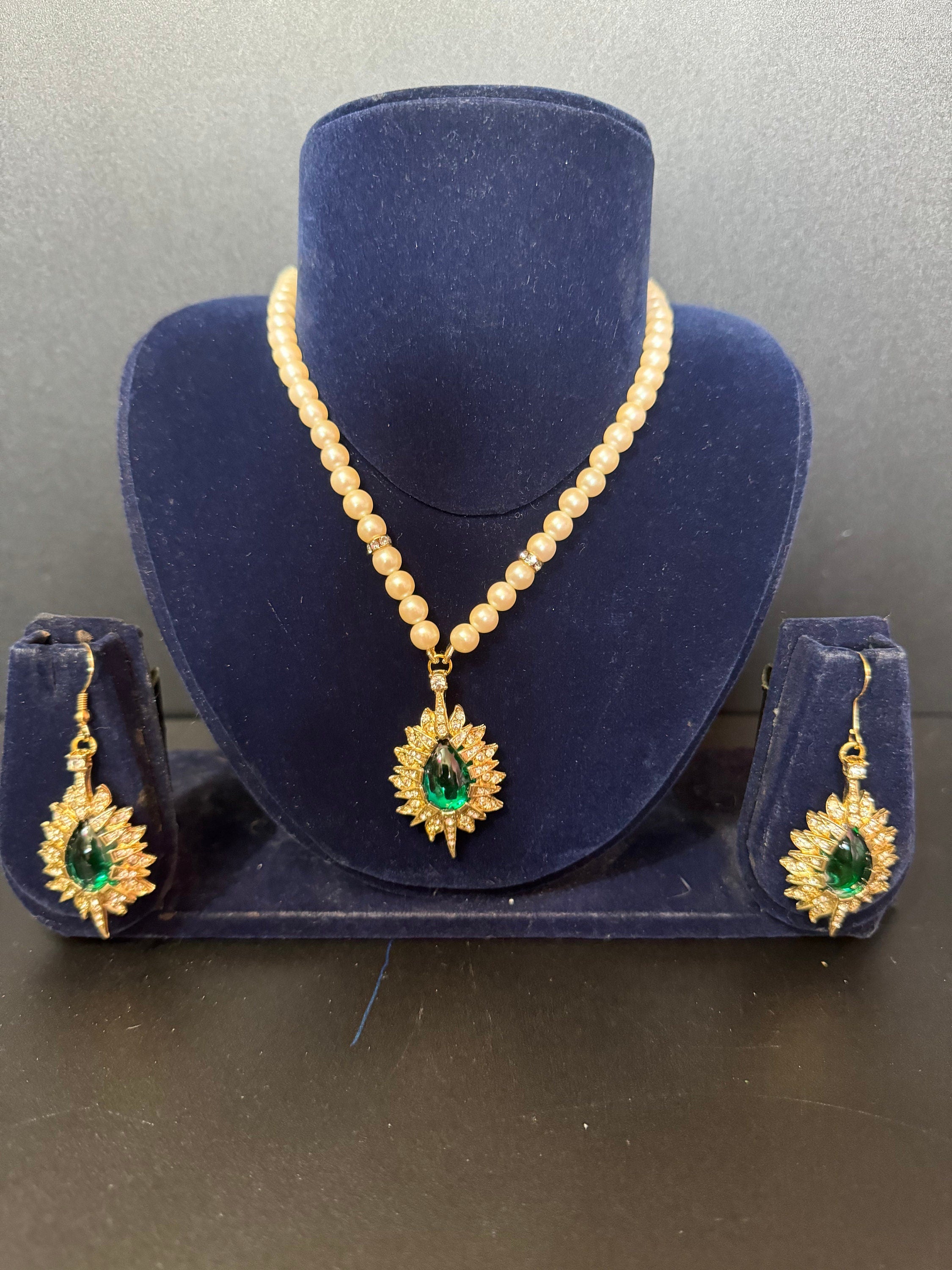 Vintage emerald green clear genuine Swarovski crystal gold tone faux acrylic pearl necklace and pierced drop earrings jewellery set