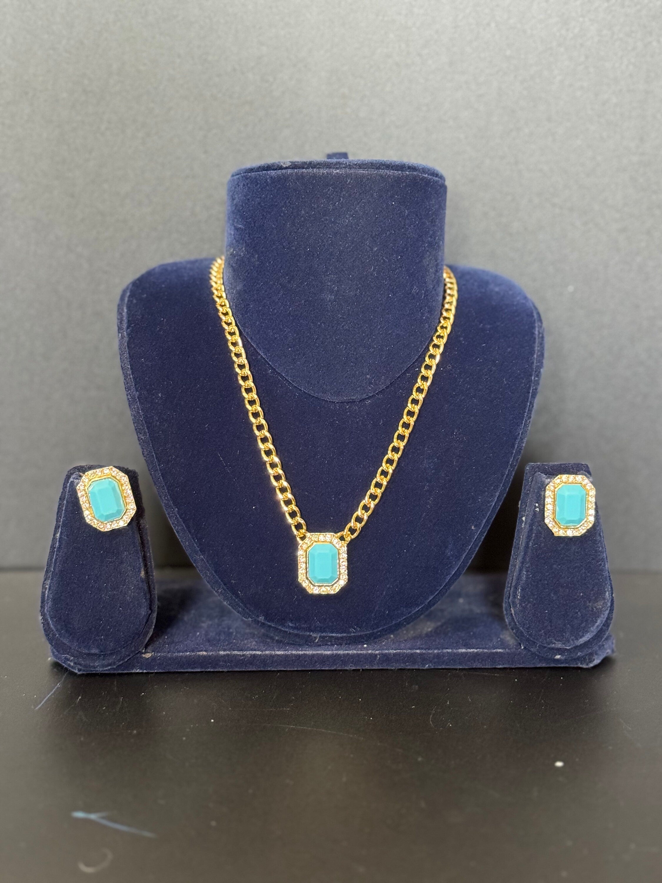 Vintage turquoise & clear genuine Swarovski crystal octagon detailing gold tone necklace and clip on earrings jewellery set