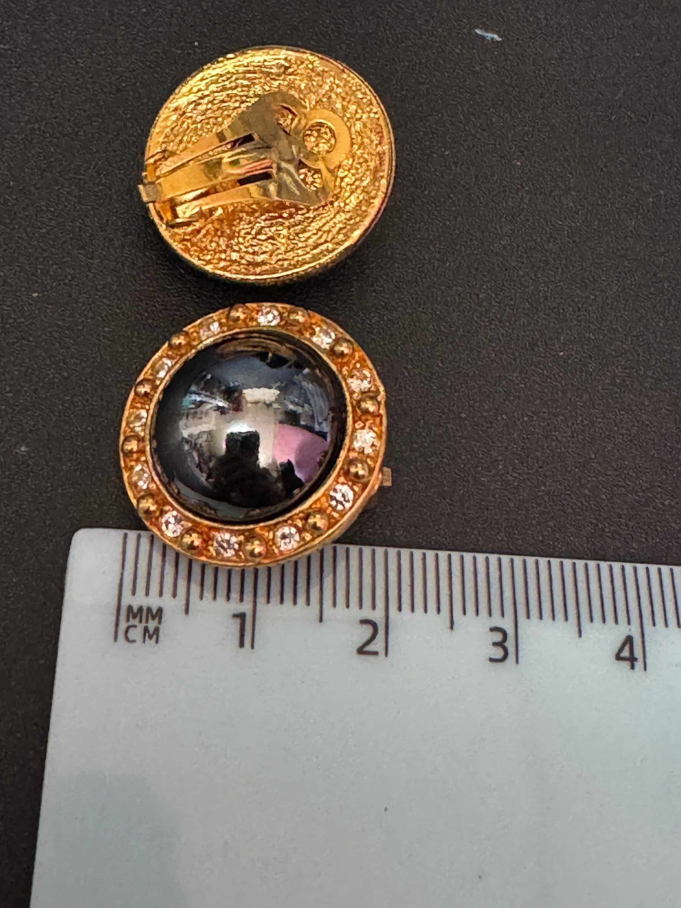 Vintage dark grey pearl domed cabochon clear genuine Swarovski crystal gold tone round rhinestone station necklace and clip on earrings