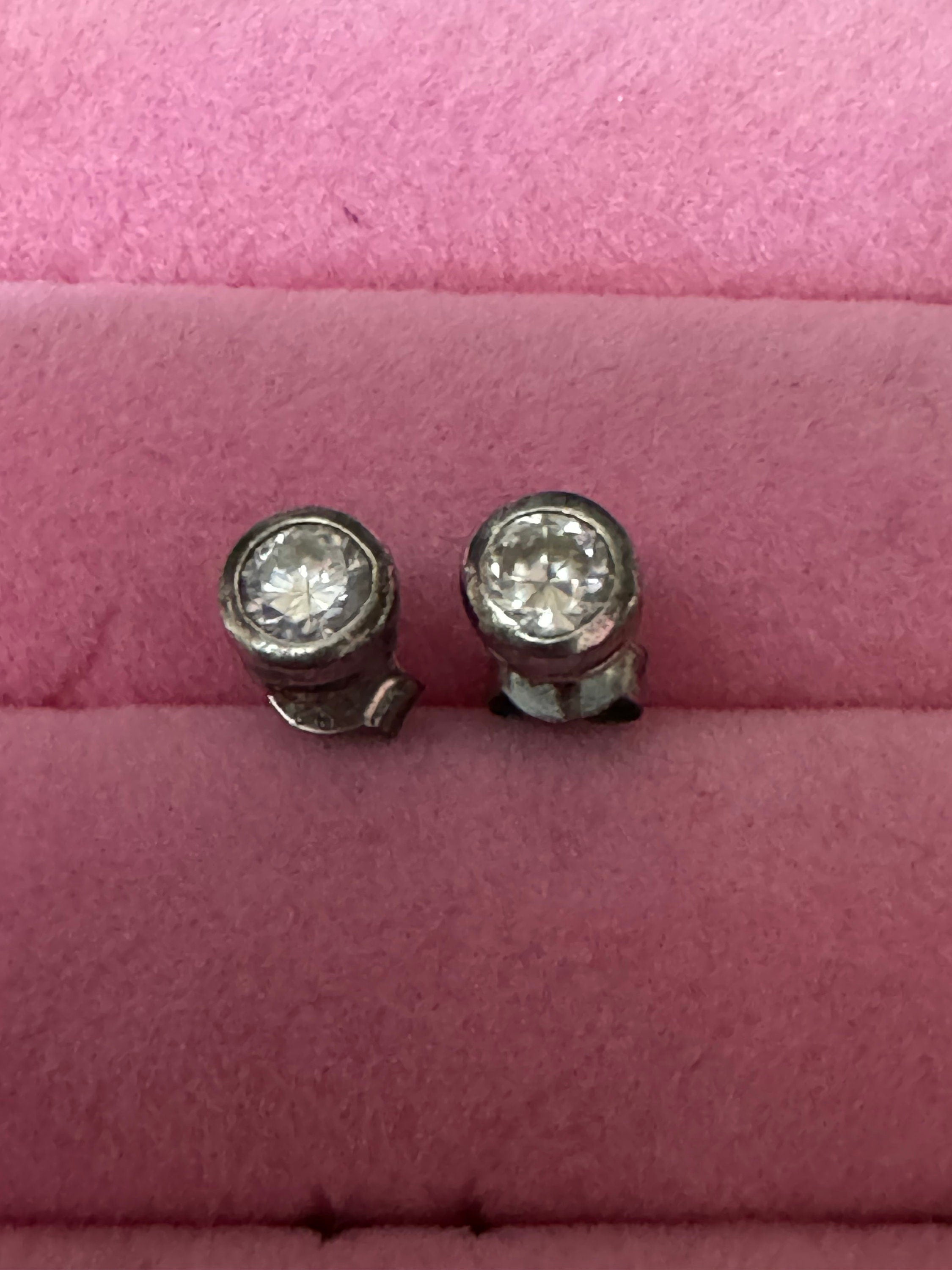 Vintage 925 Sterling silver clear diamanté small round stud earrings pierced