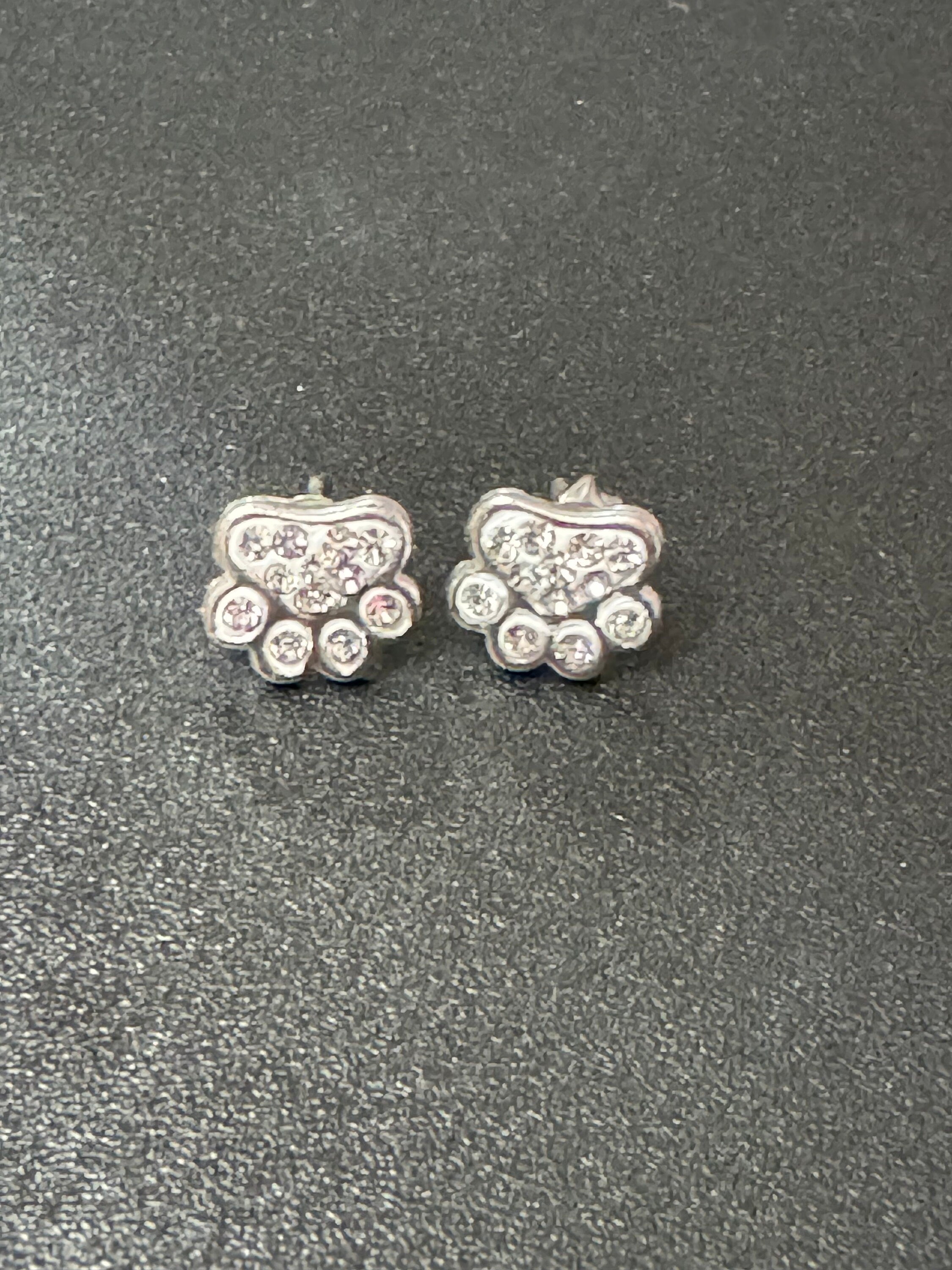 Novelty retro Vintage 925 Sterling silver clear diamanté small dog paw stud earrings pierced