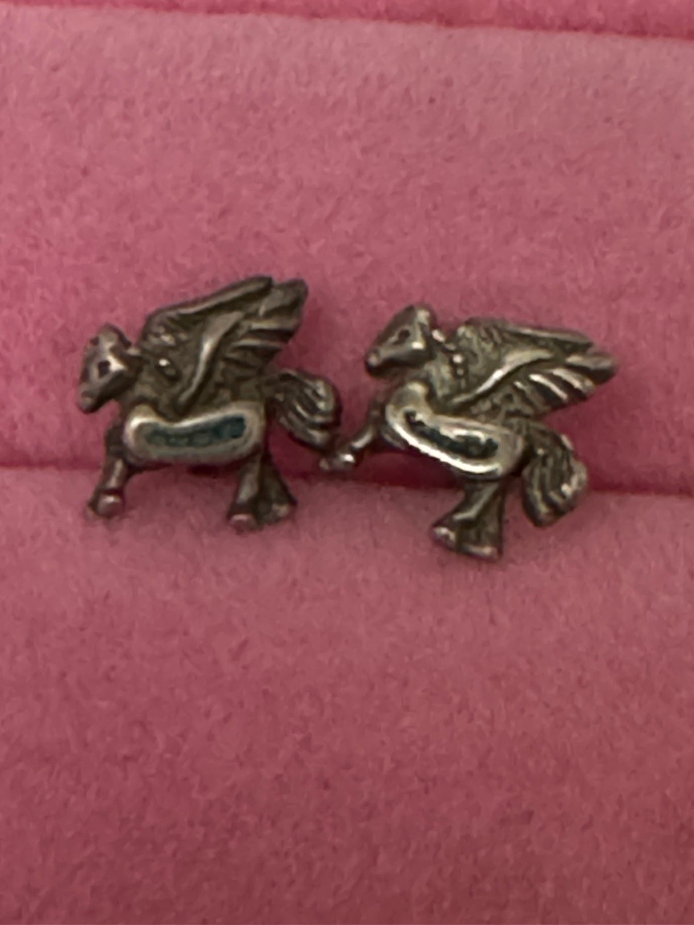 south American Navajo retro 925 Sterling silver small winged Pegasus horse stud earrings pierced with turquoise