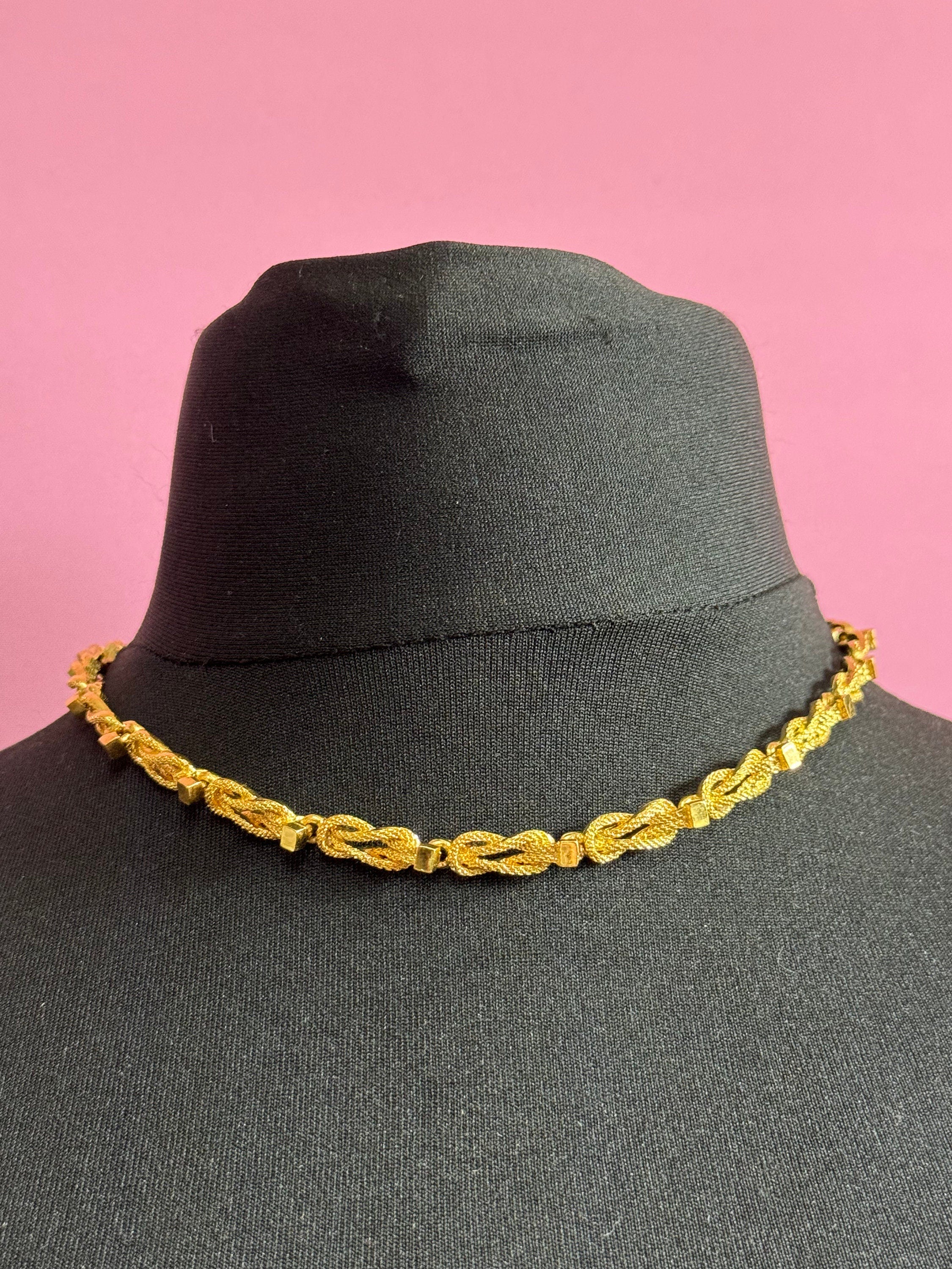 1980s Gold Tone Reef Knot Link Collar Necklace (13 inch)