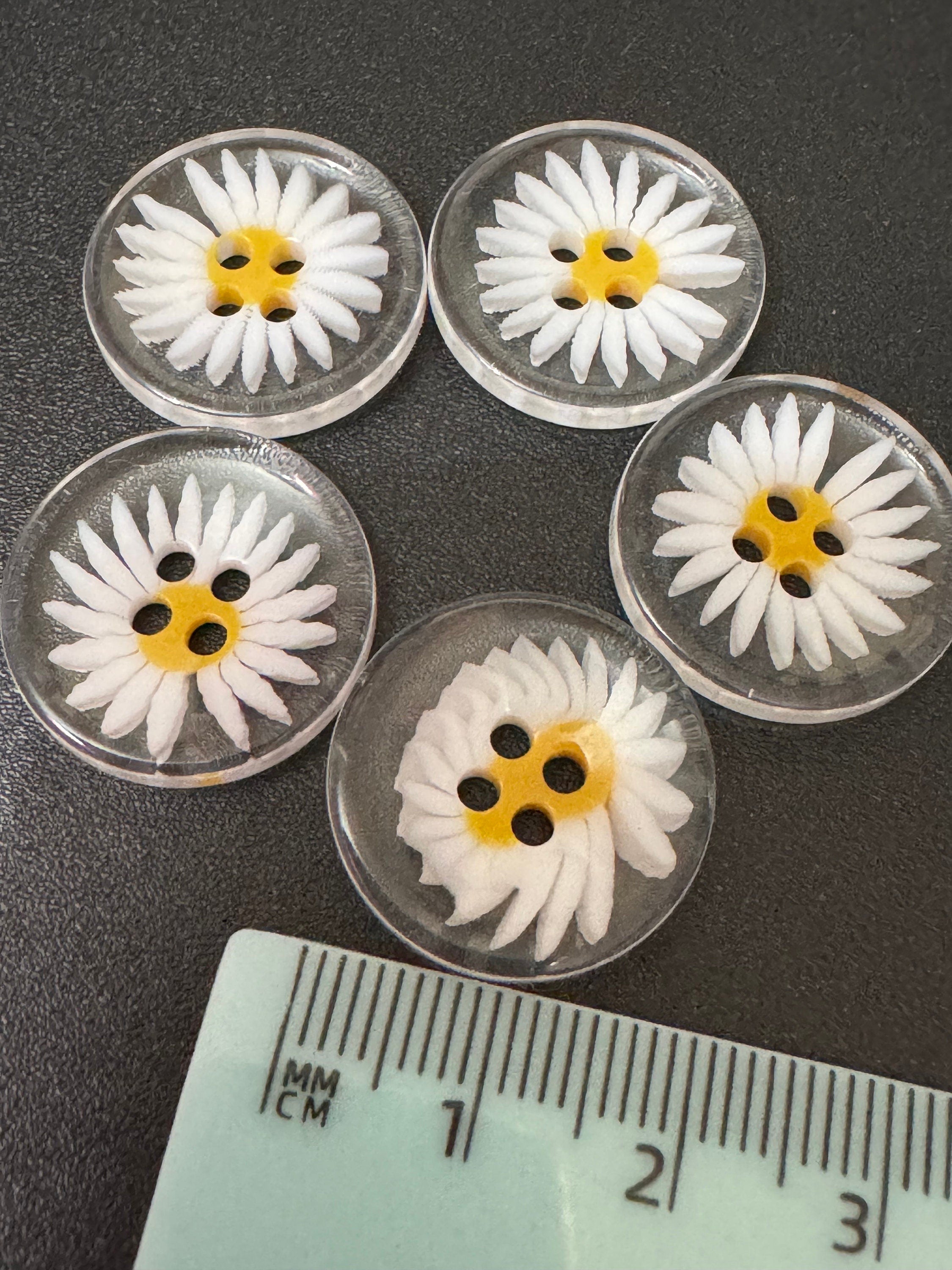 Acrylic Daisy Flower Buttons: 3 Sizes, Set of 5