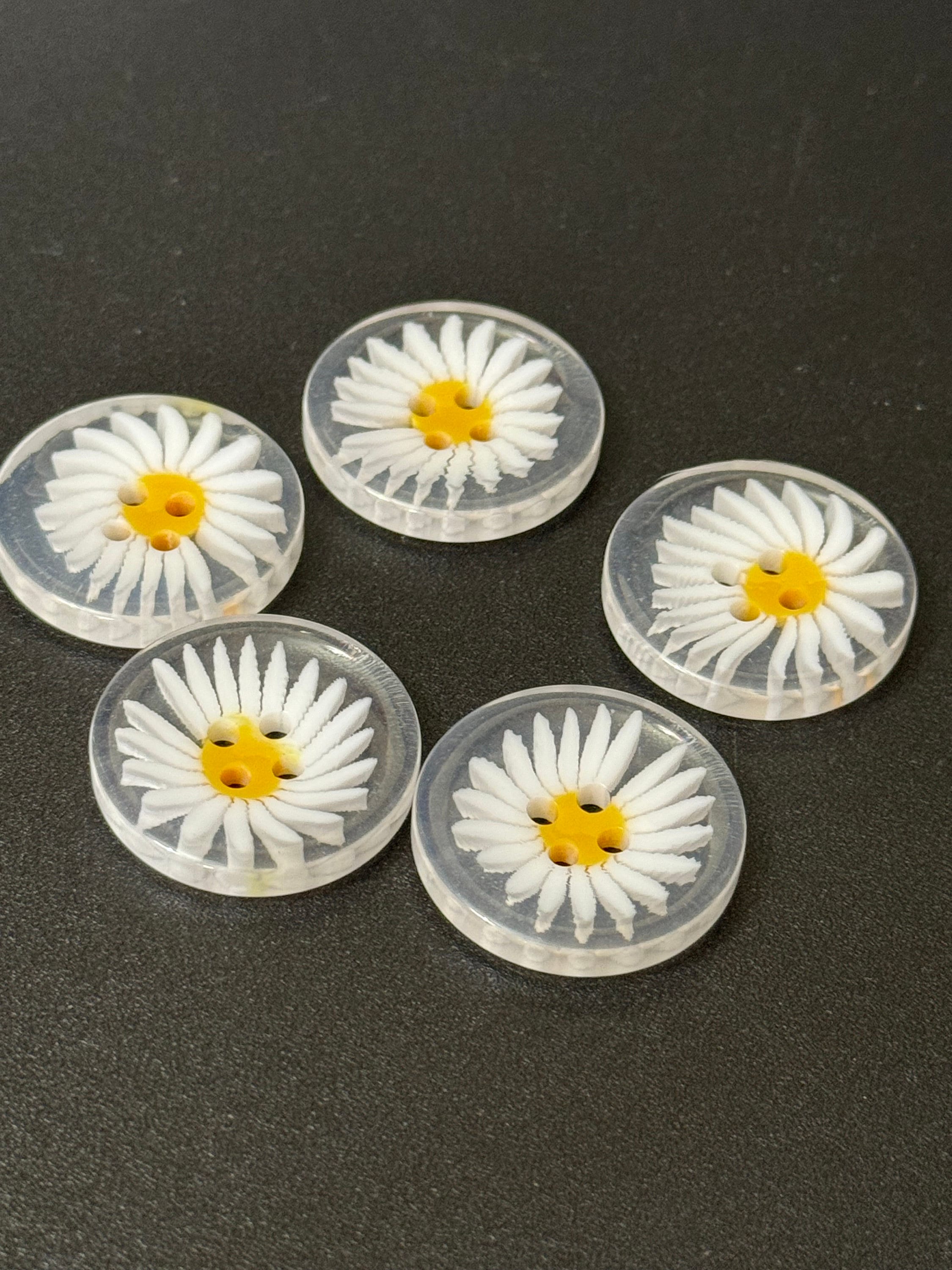 Acrylic Daisy Flower Buttons: 3 Sizes, Set of 5