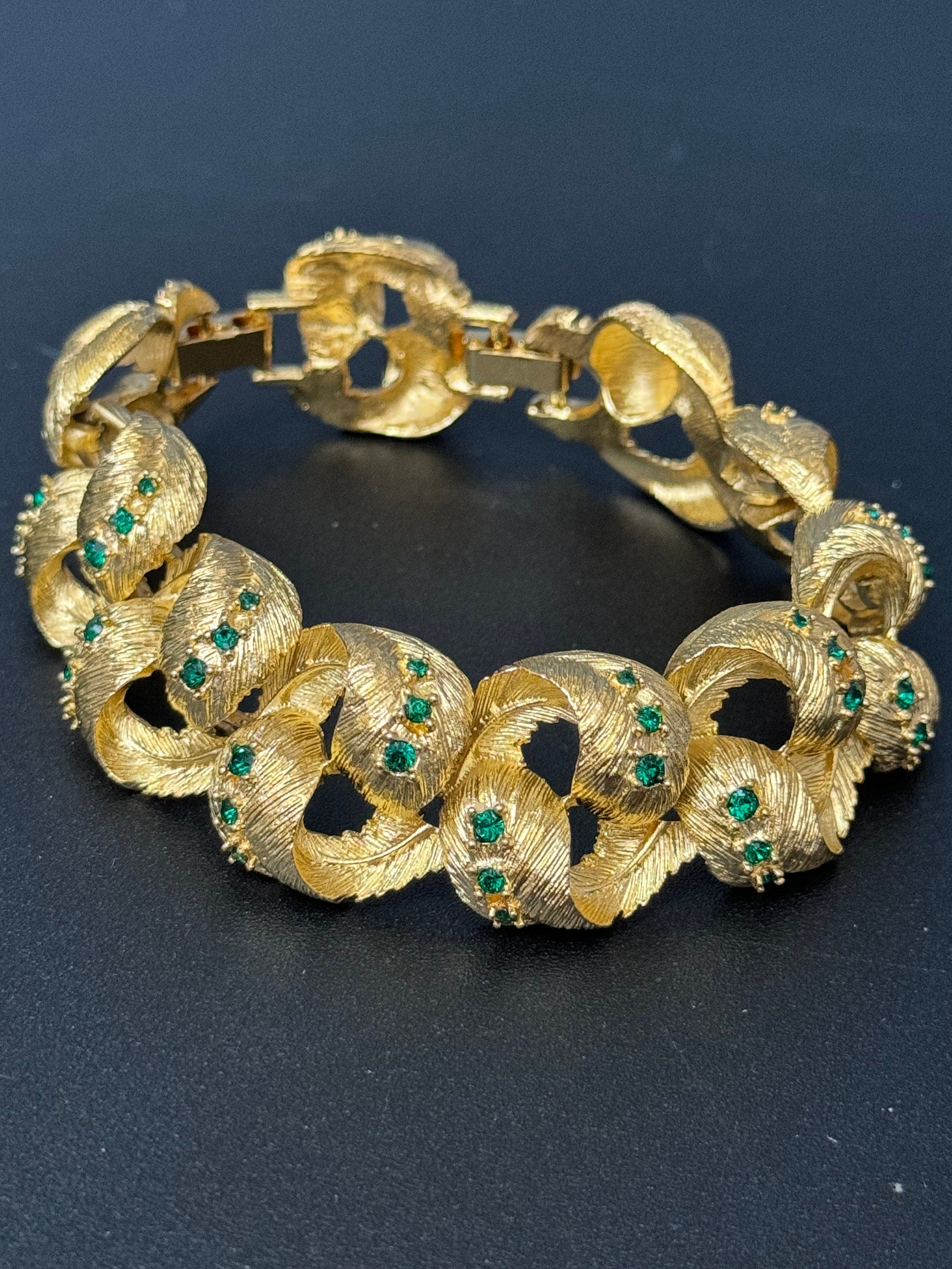Signed JBK vintage gold tone emerald green rhinestone paste encrusted diamanté bracelet with extender links x 25mm