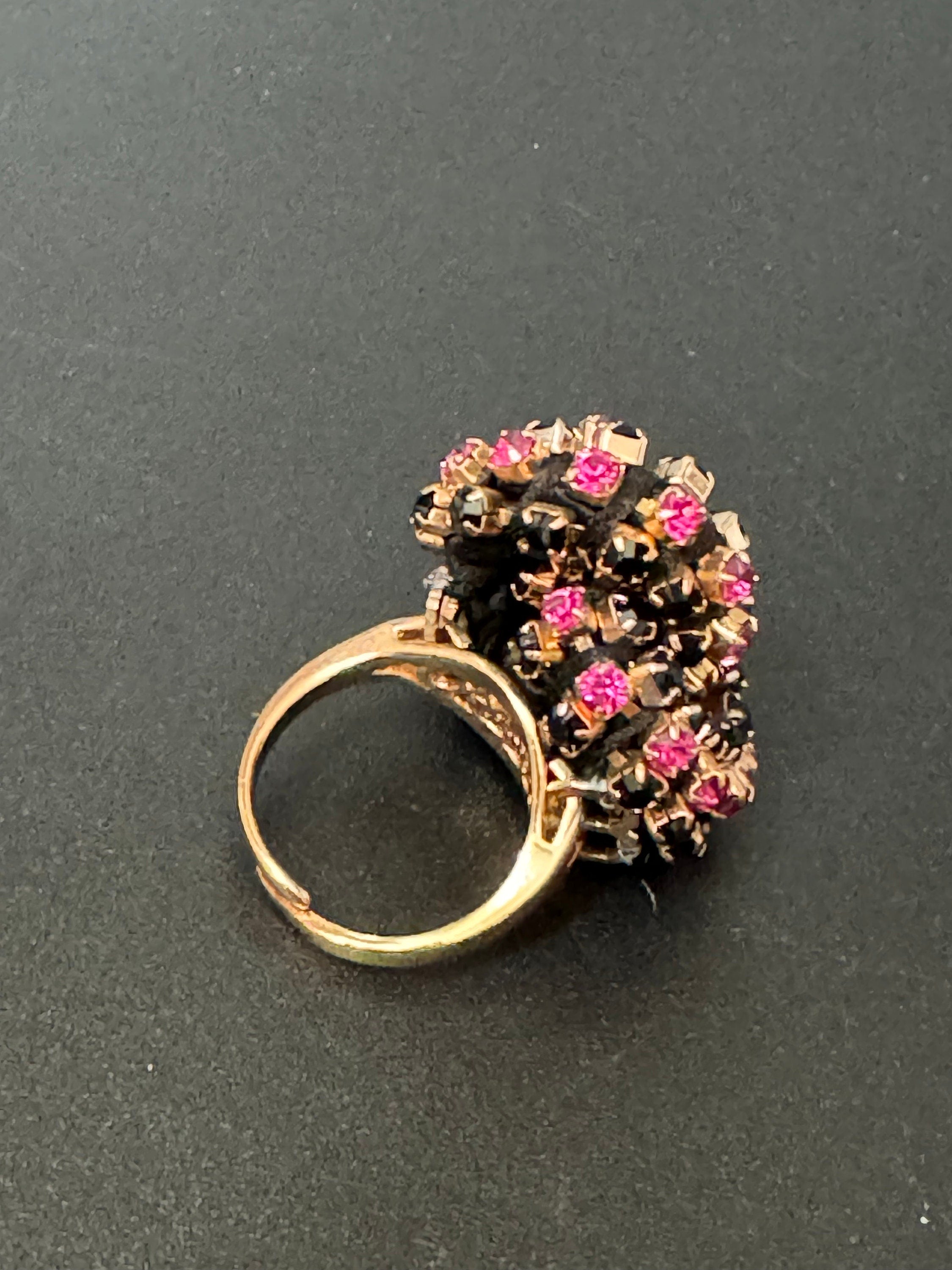 Retro pink and black Swarovski Crystal gold tone oversized knot cocktail ring adjustable designer