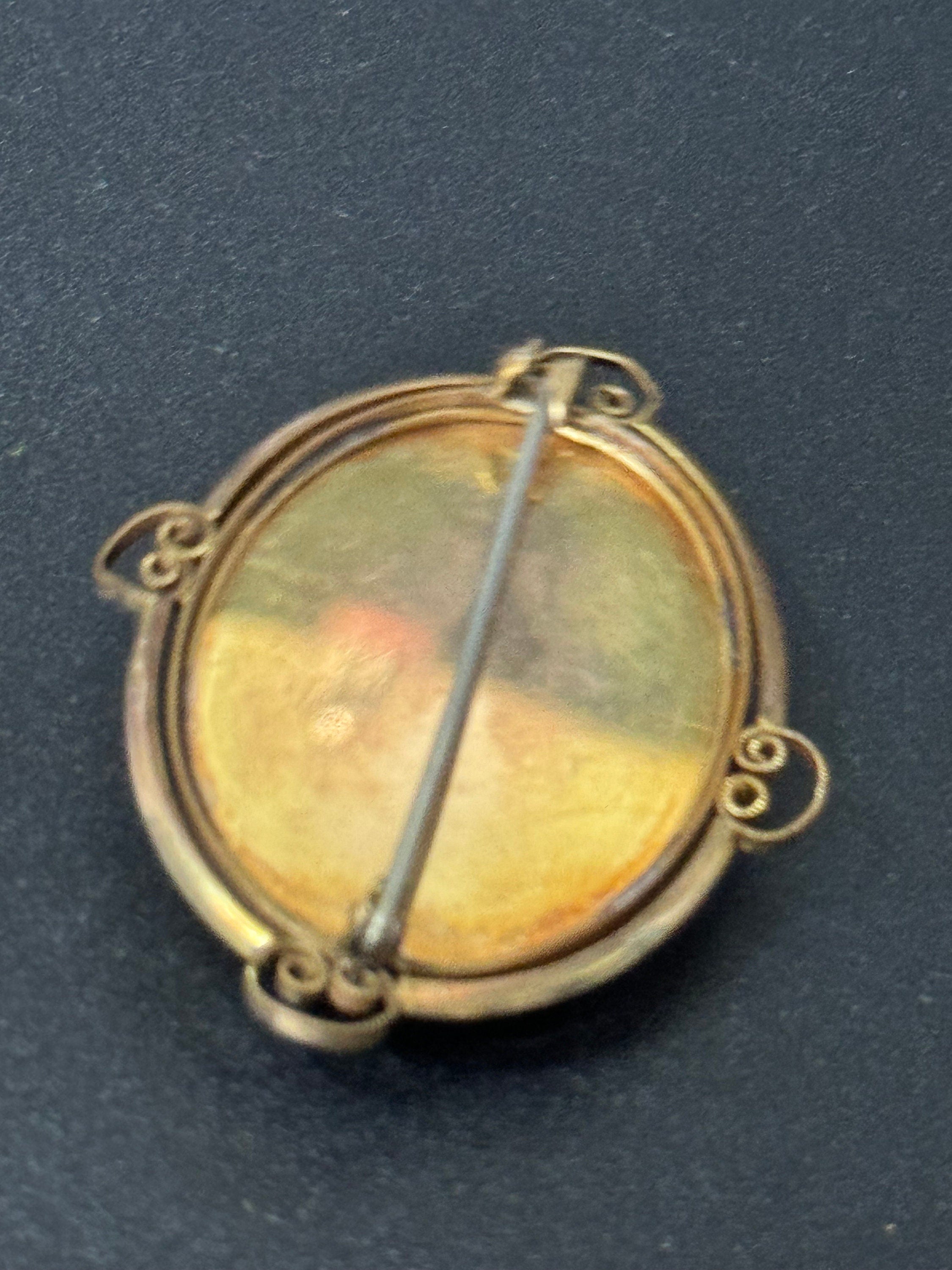 Vintage Pinchbeck Brooch: Art Deco Piper Lady Silhouette