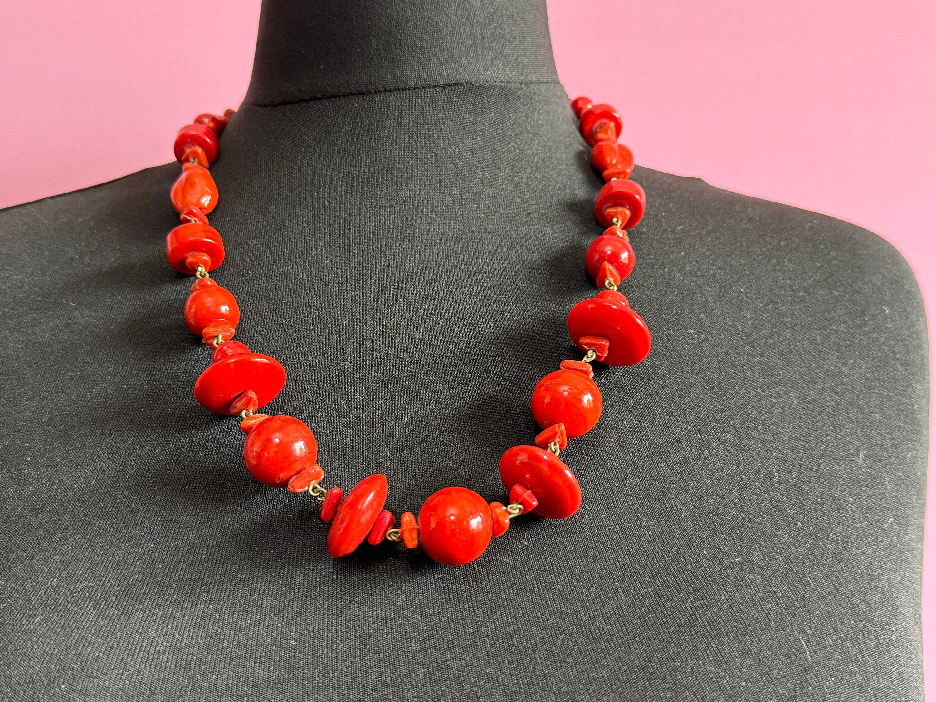 Vintage chunky red glass ceramic large beaded gilt metal chain link long necklace 55cm