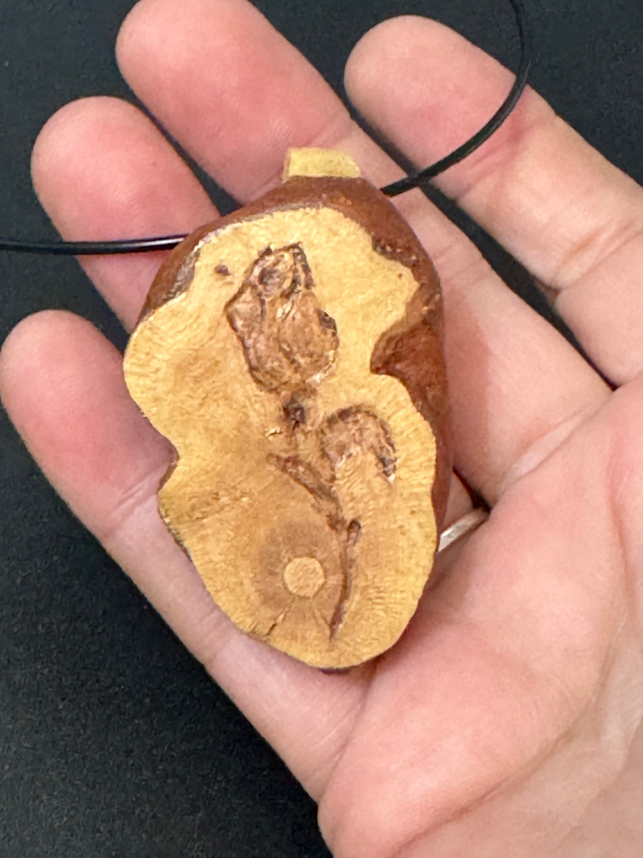 vintage dark brown wooden beaded carved rose pendant necklace boho festival jewellery