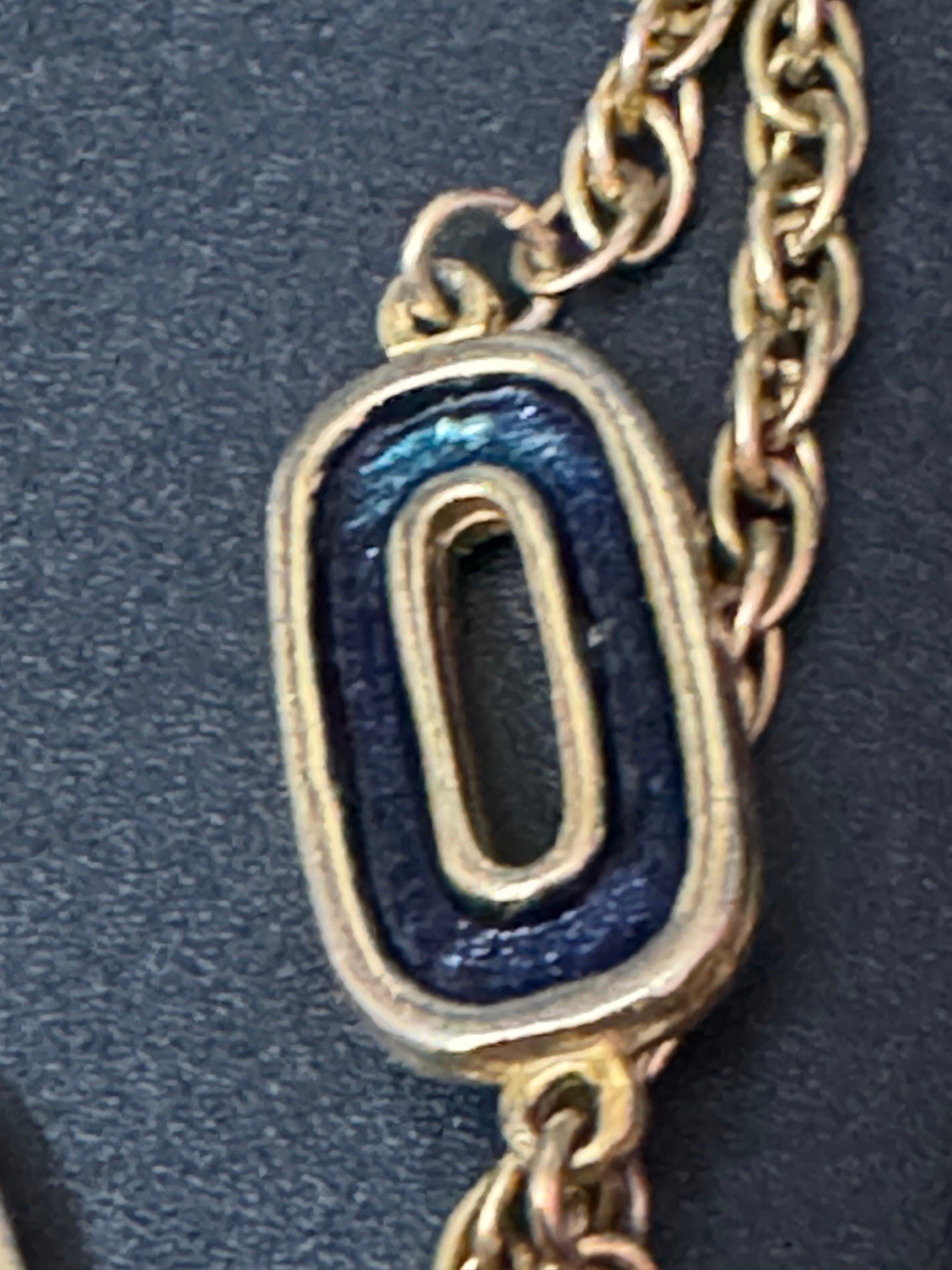 Vintage black enamel o link station necklace long single strand gold tone chain 120cm long flapper length very stylish !