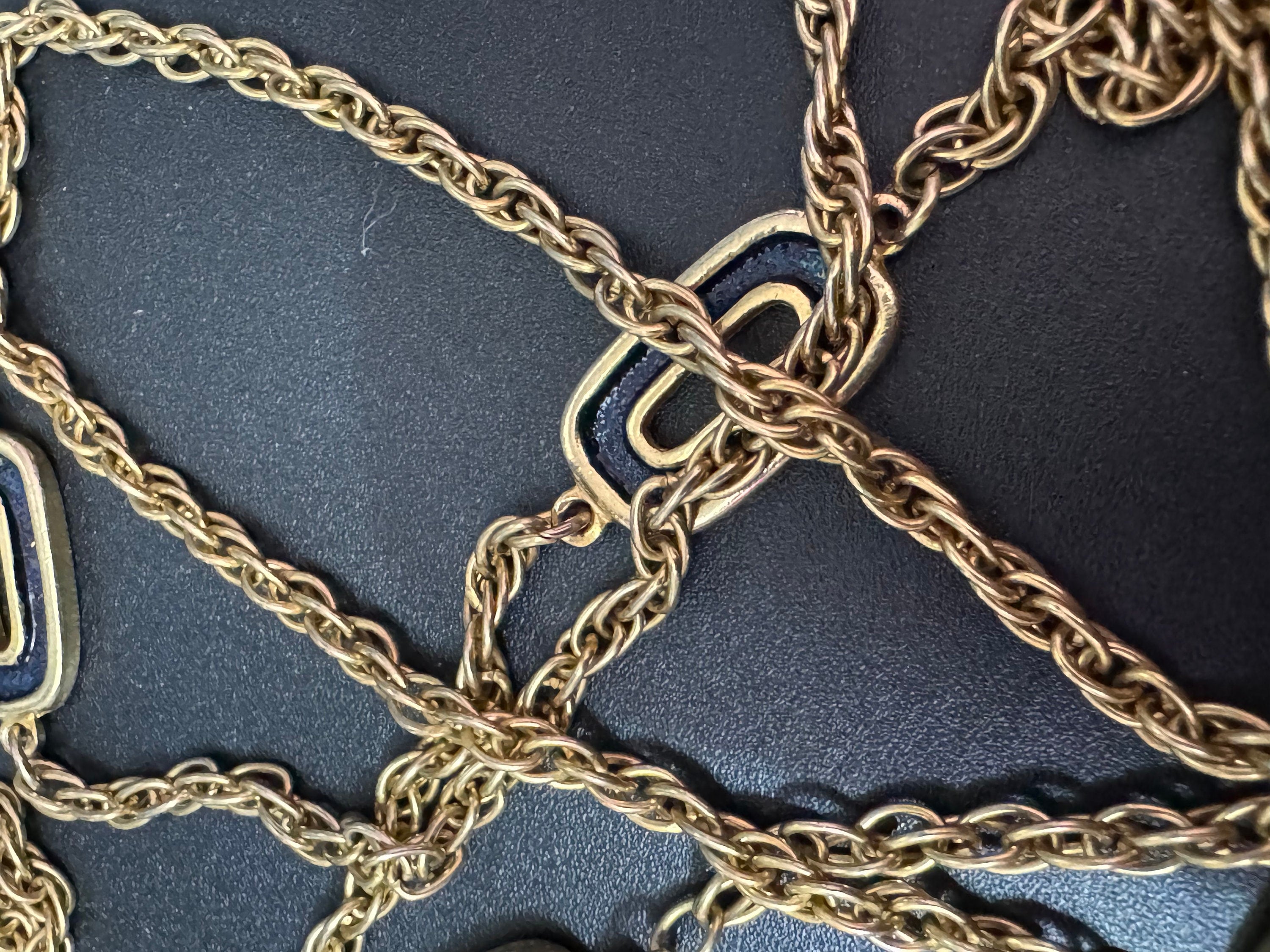 Vintage black enamel o link station necklace long single strand gold tone chain 120cm long flapper length very stylish !