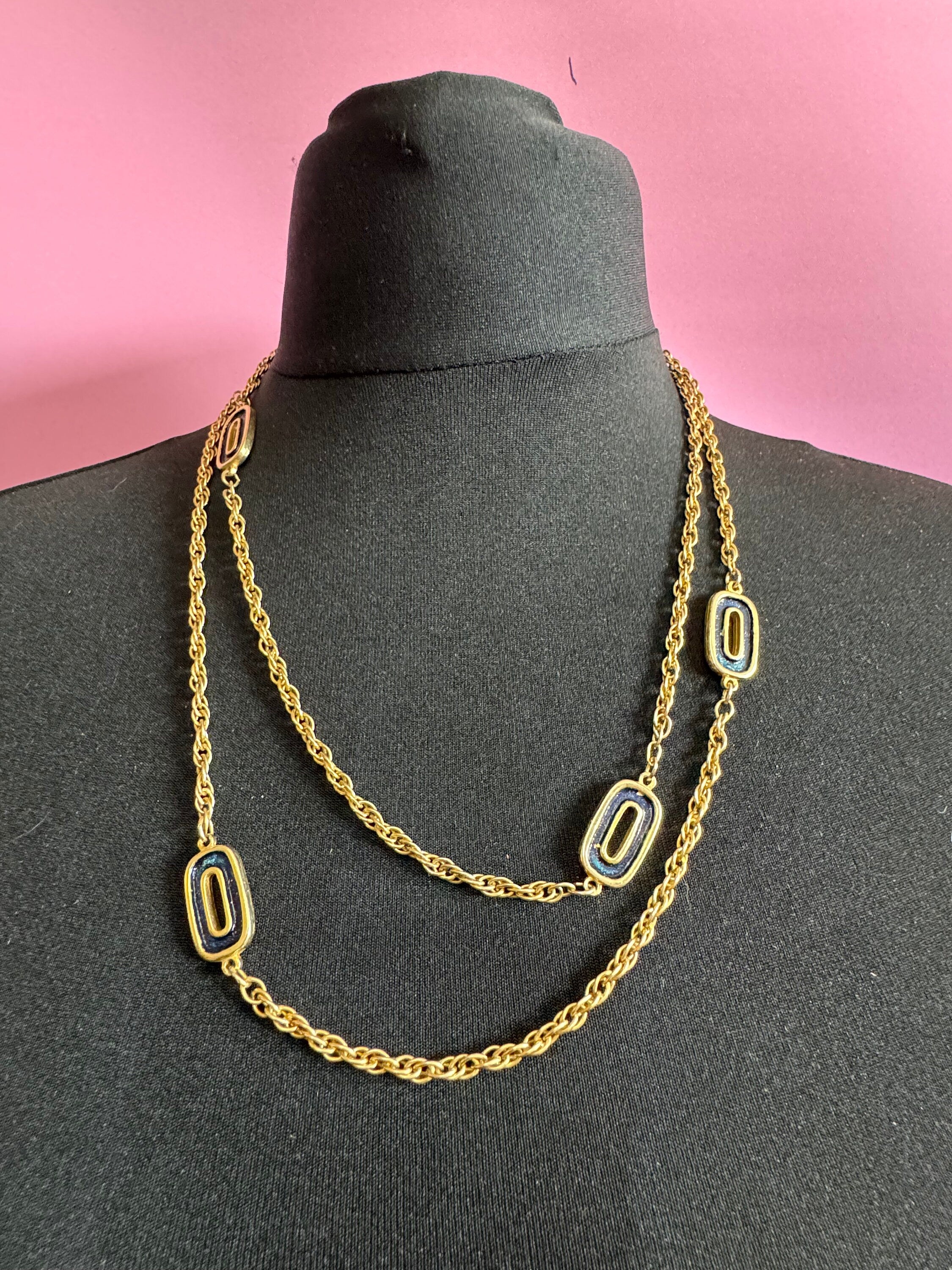Vintage black enamel o link station necklace long single strand gold tone chain 120cm long flapper length very stylish !