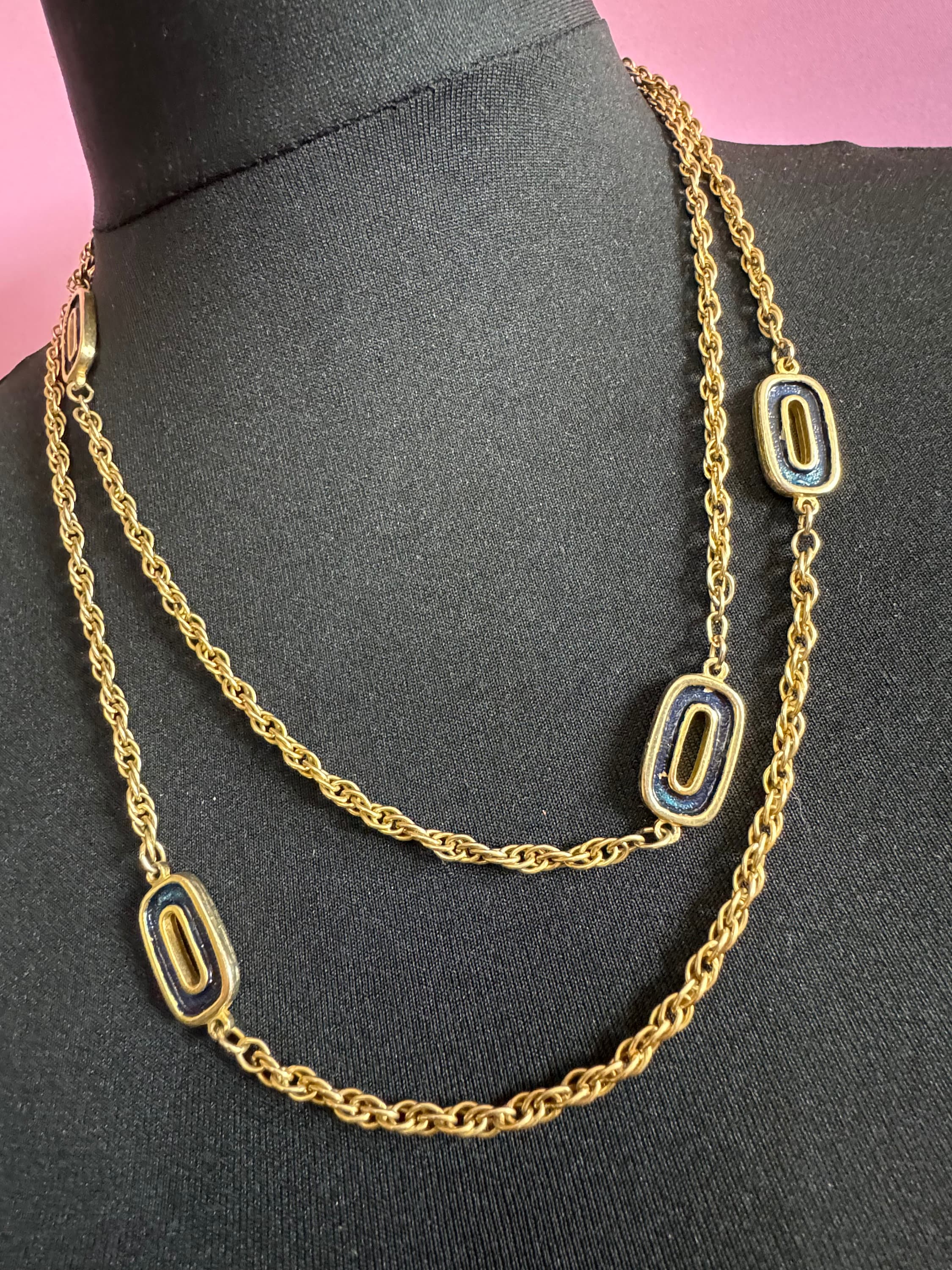 Vintage black enamel o link station necklace long single strand gold tone chain 120cm long flapper length very stylish !