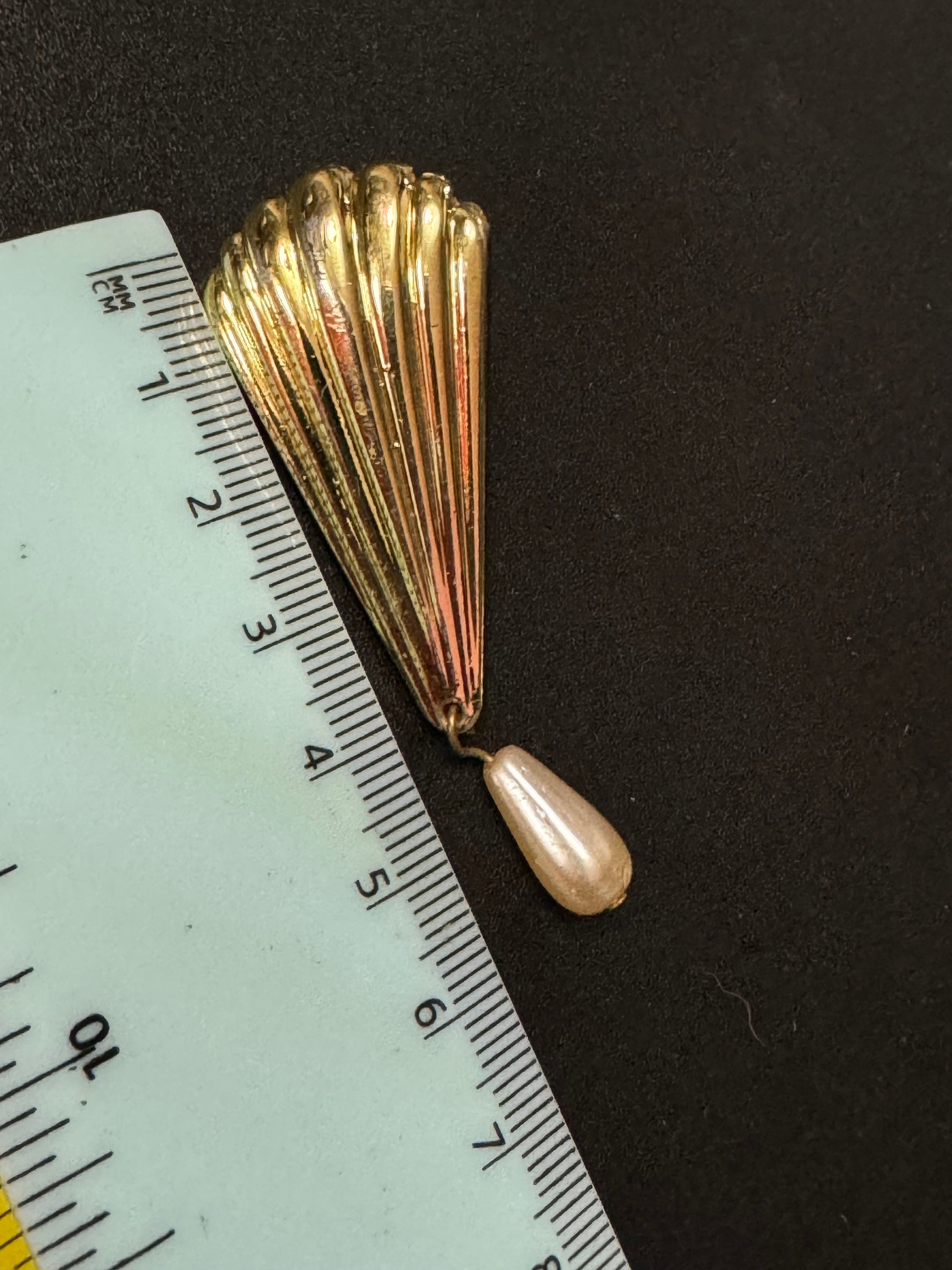 Vintage Art Deco Gold Tone Faux Pearl Drop Earrings