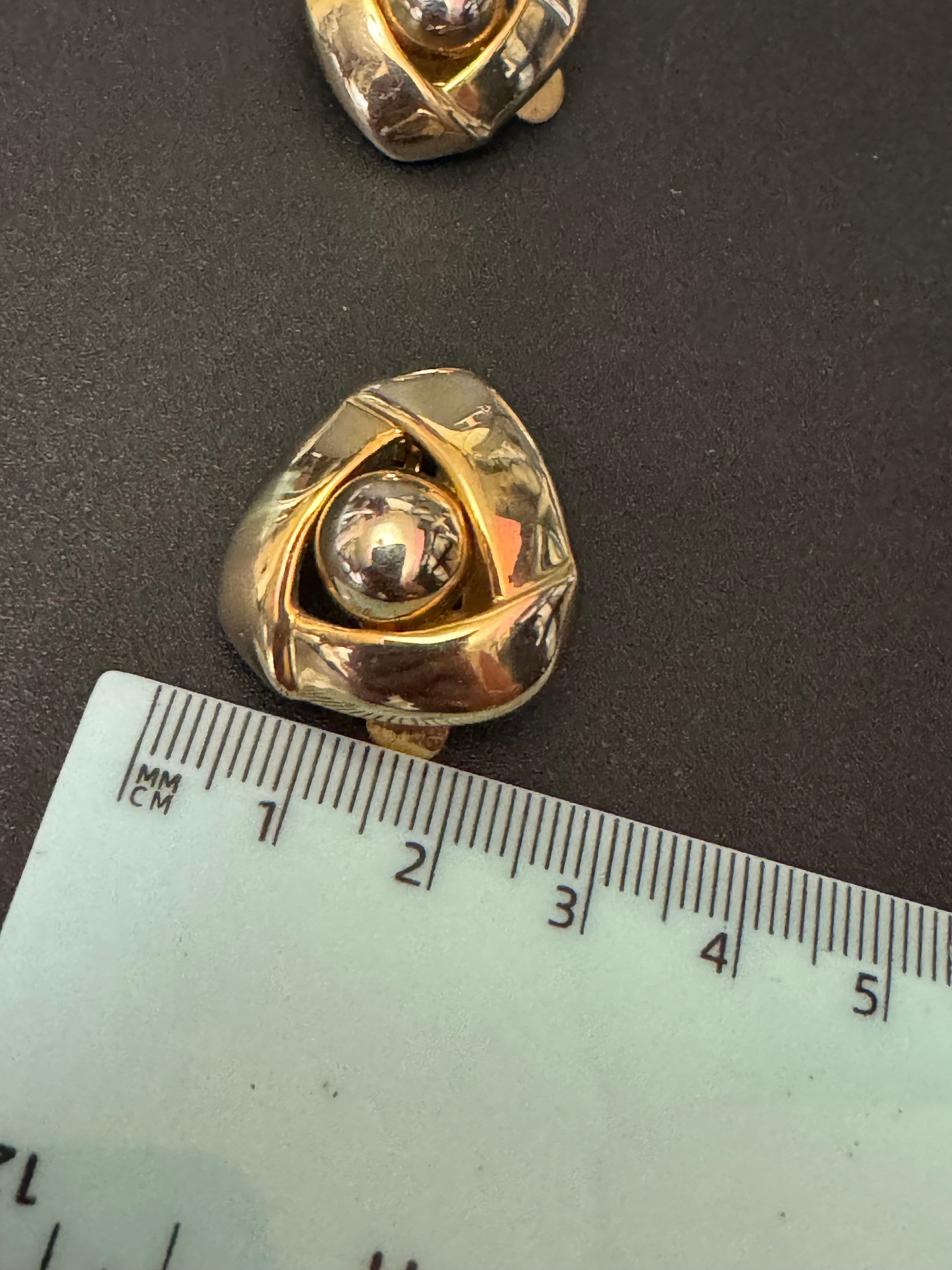 vintage retro gold tone triangular 1980s clip on earrings