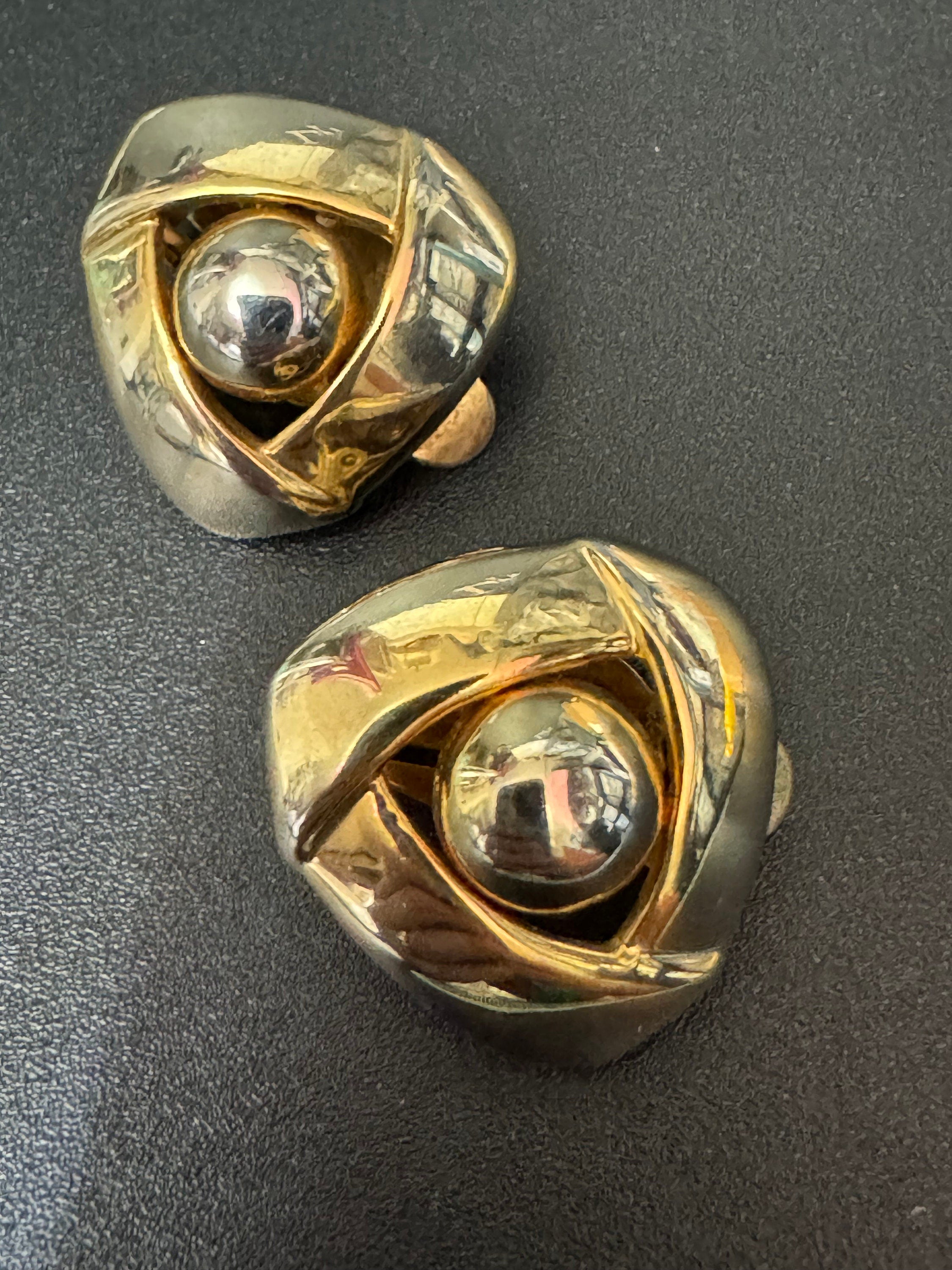 vintage retro gold tone triangular 1980s clip on earrings