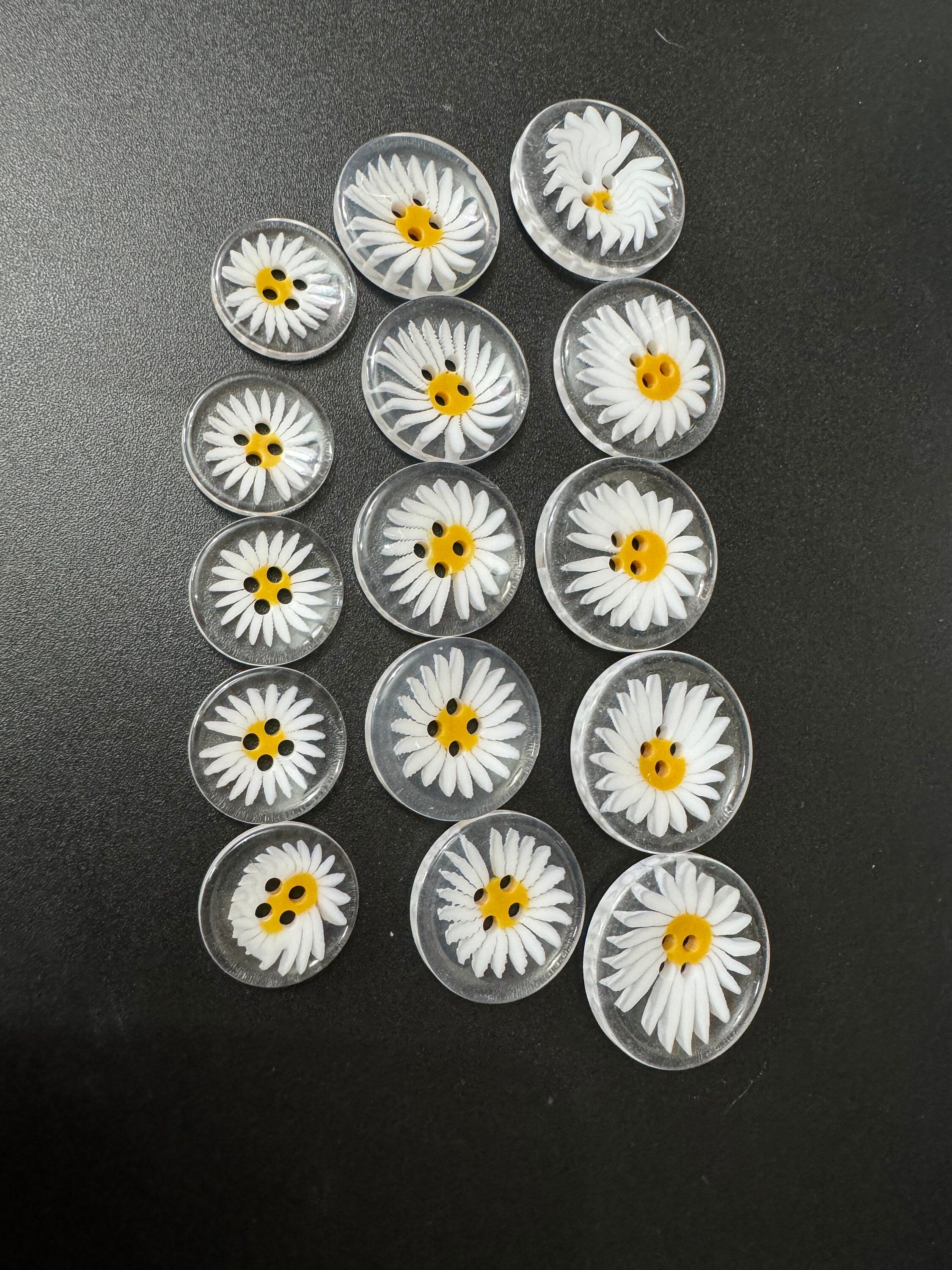 Acrylic Daisy Flower Buttons: 3 Sizes, Set of 5