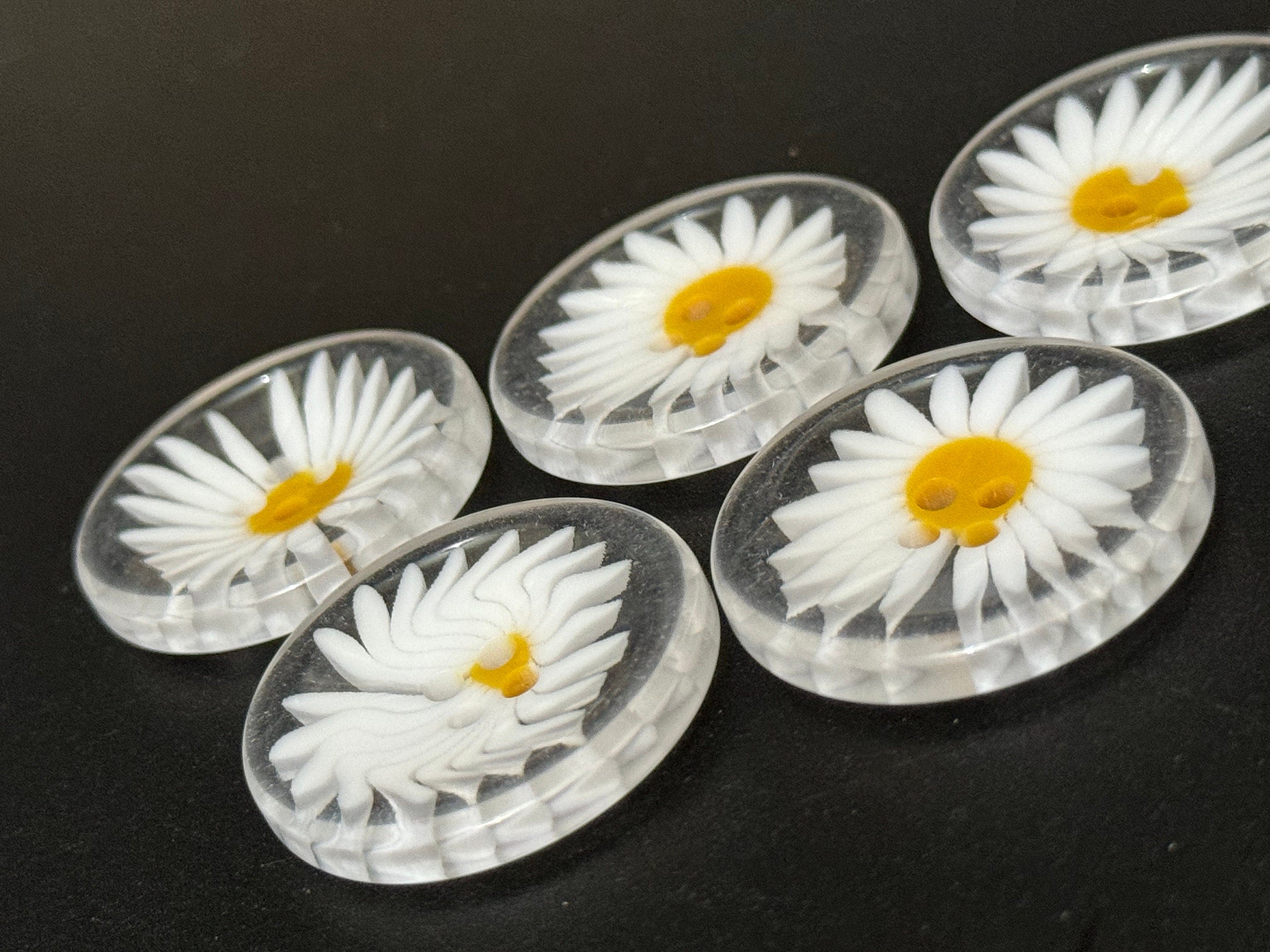 Acrylic Daisy Flower Buttons: 3 Sizes, Set of 5