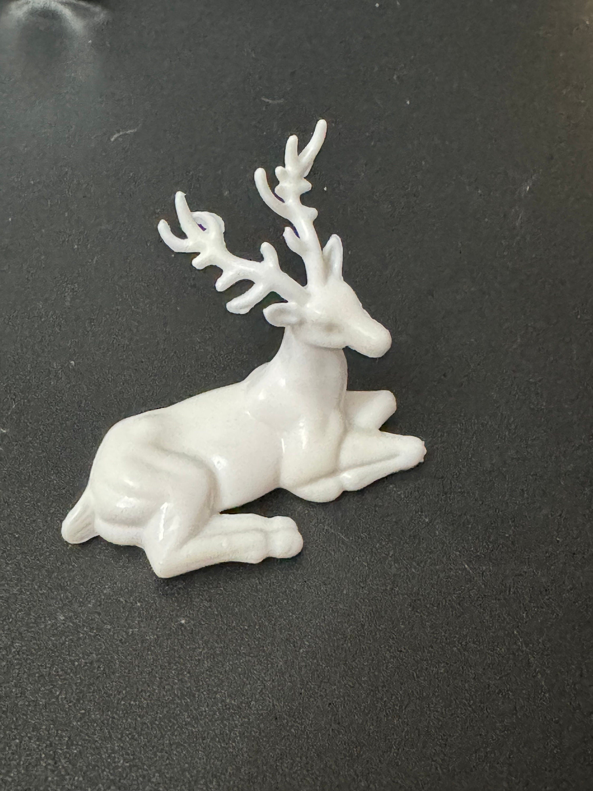 White Reindeer Cake Topper: Plastic Stag, Winter Woodland Decoration (4.5cm)