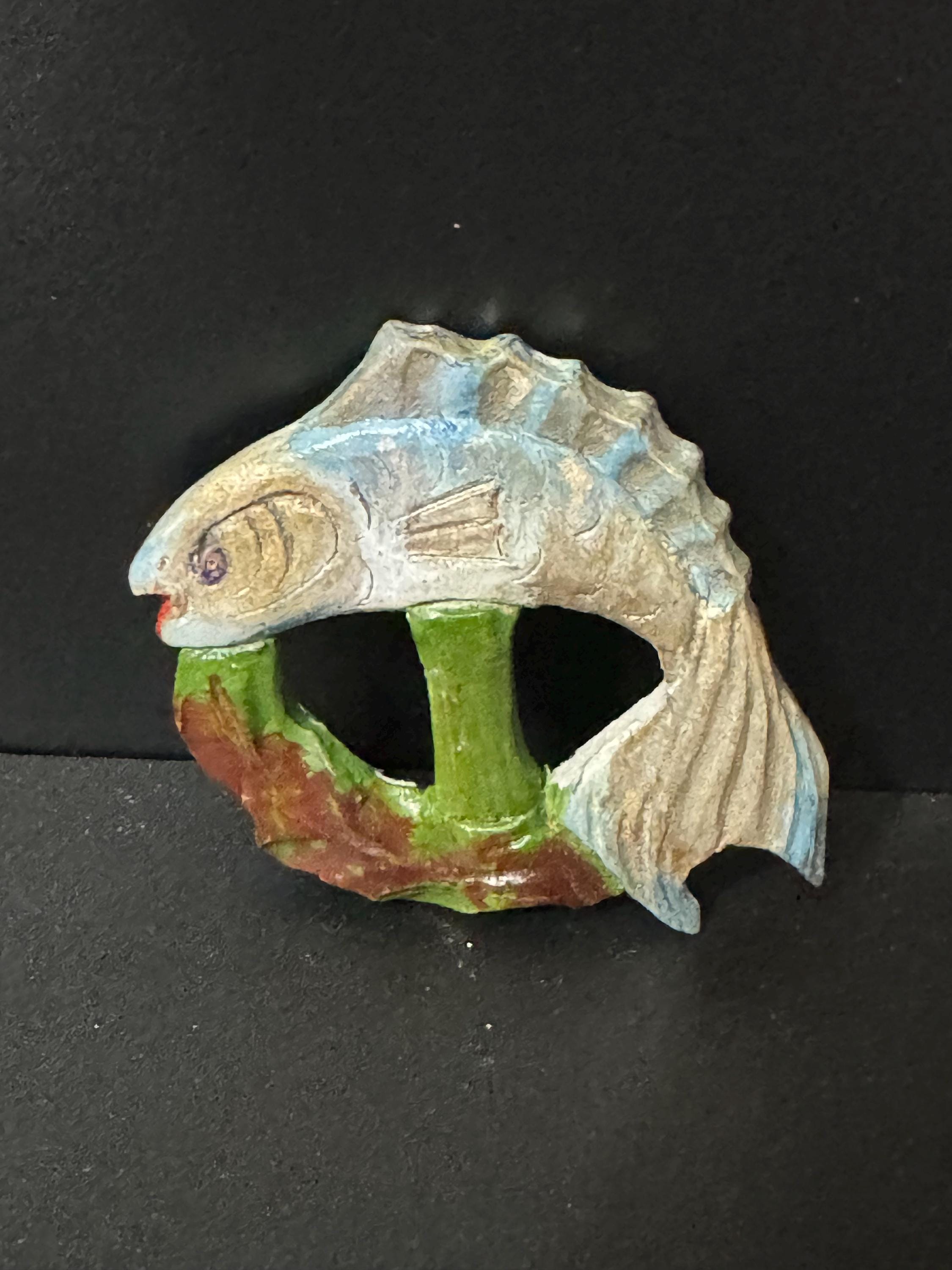 Antique rustic painted vintage faux wooden novelty fish Belt Buckle