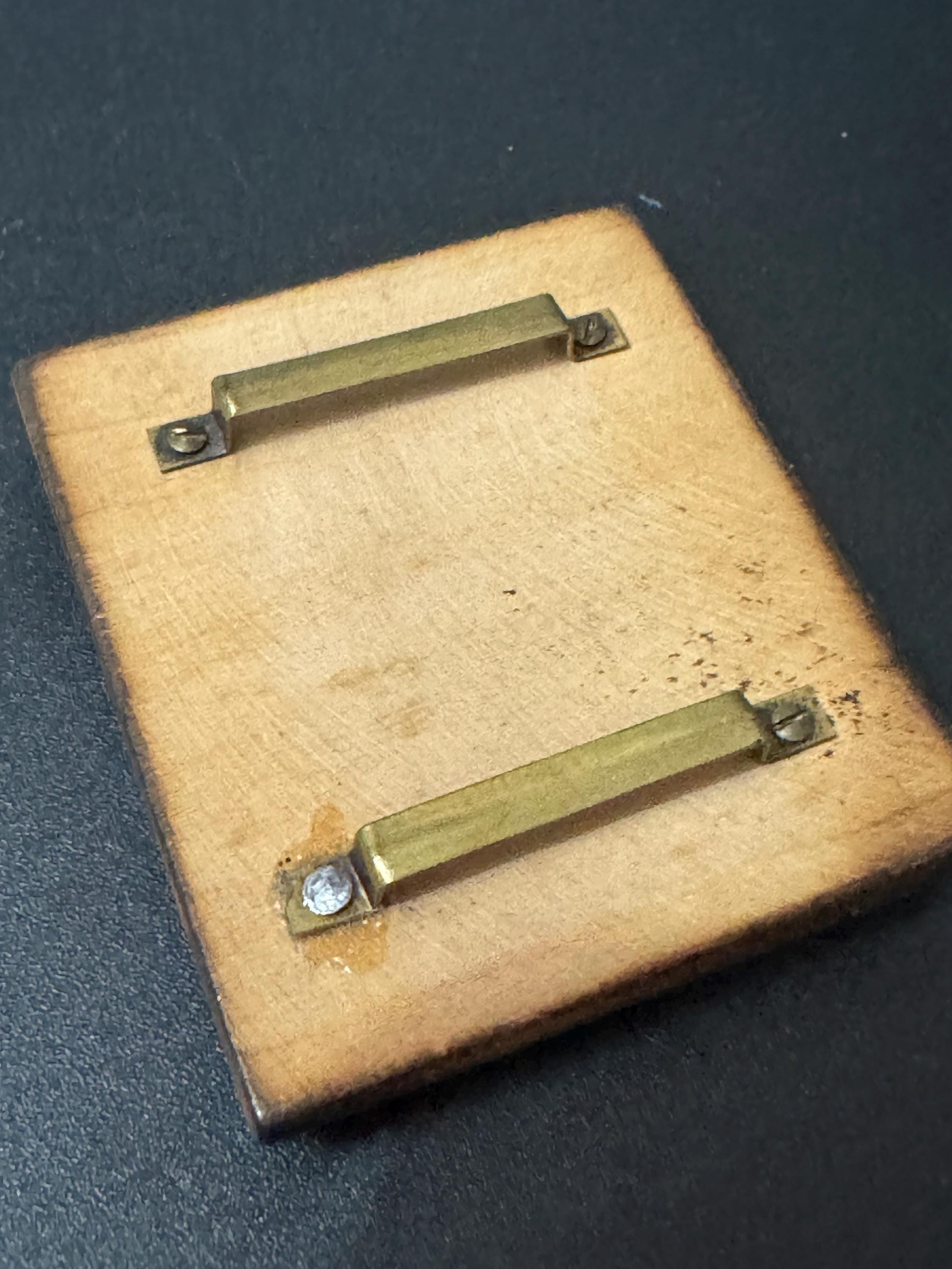 Large Vintage mid century wooden BROWN novelty frog Belt Buckle sash clip Sewing Haberdashery